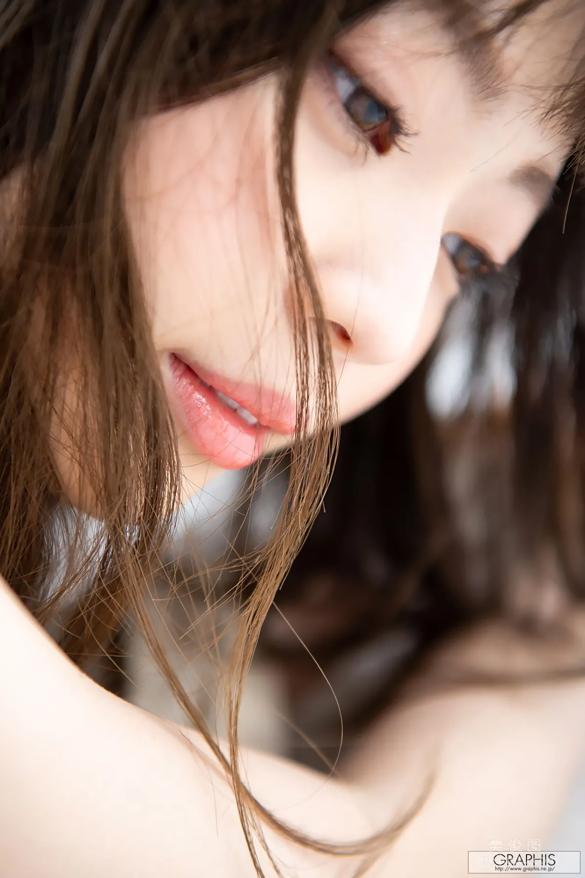 [Graphis] First Gravure 初脫ぎ娘 No.169 槙いずな(槙泉奈) 寫真集 15