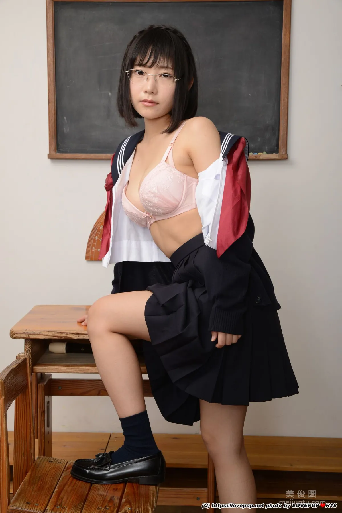 [LOVEPOP] Yui Shirasaka 白坂有以 Photoset 01 42