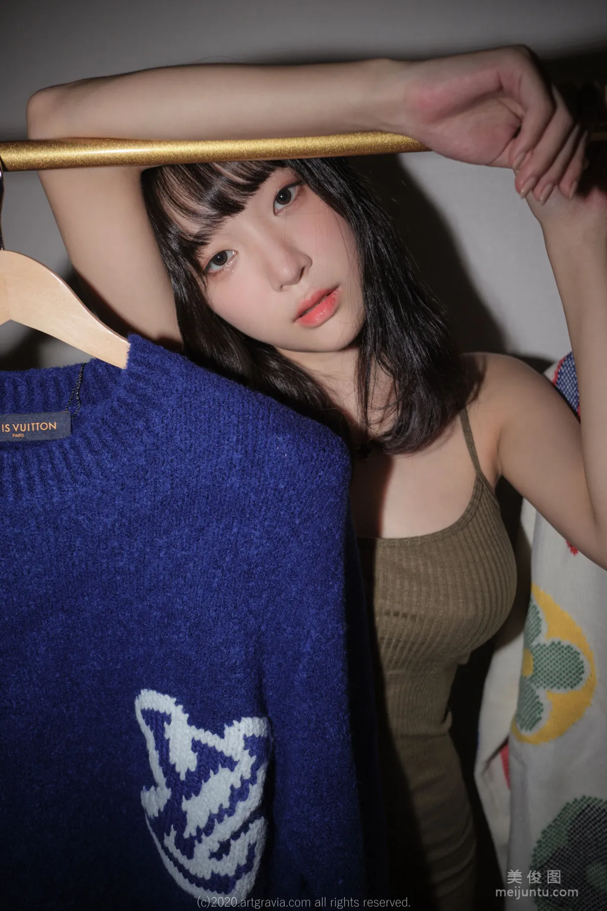 [ARTGRAVIA] VOL.190 姜仁卿 - 巨乳吊帶裙少女 43