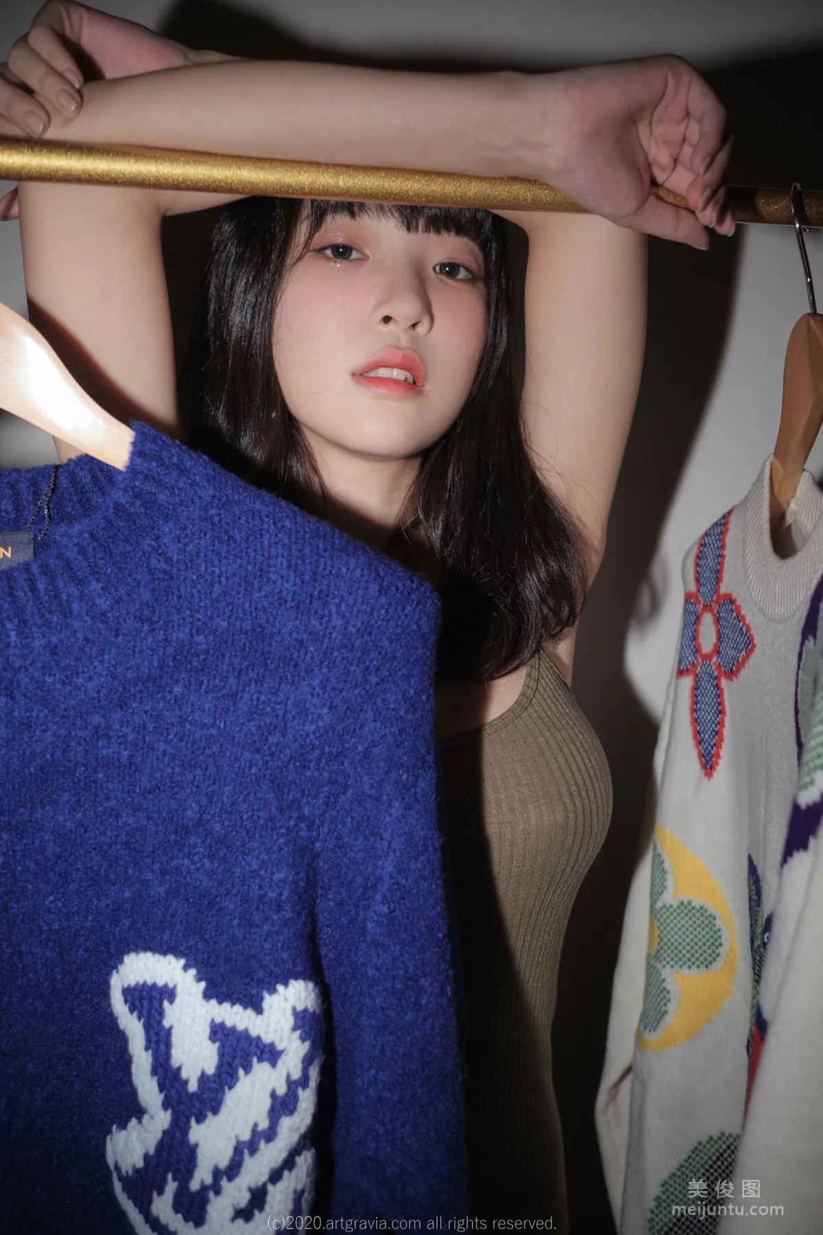 [ARTGRAVIA] VOL.190 姜仁卿 - 巨乳吊帶裙少女 44