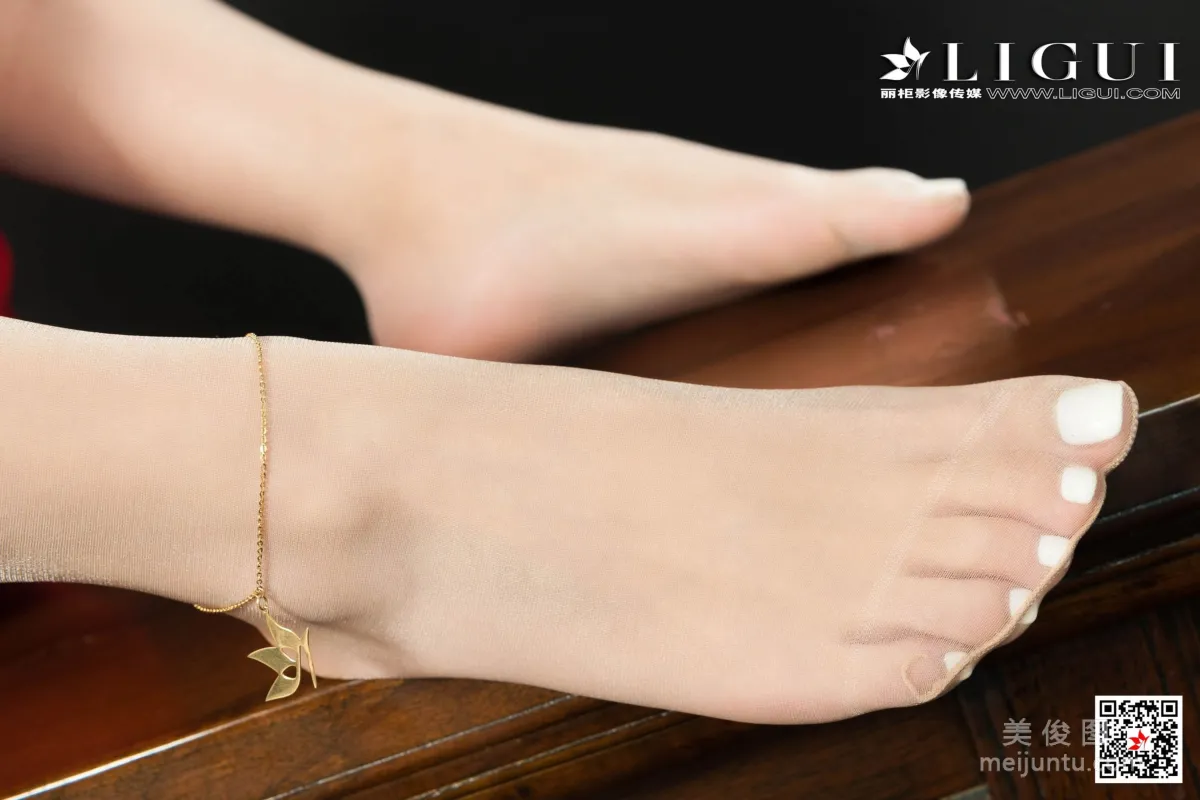 [丽柜Ligui] 网络丽人 Model 汐汐& 凉儿 - 双生丝袜红女郎78