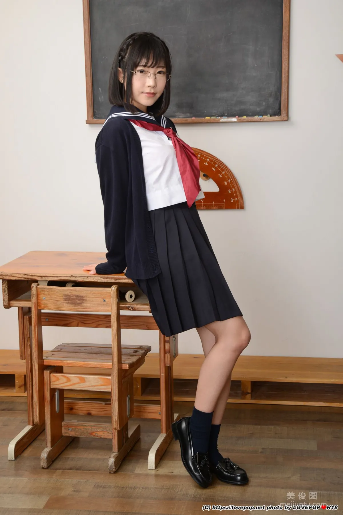 [LOVEPOP] Yui Shirasaka 白坂有以 Photoset 01 12