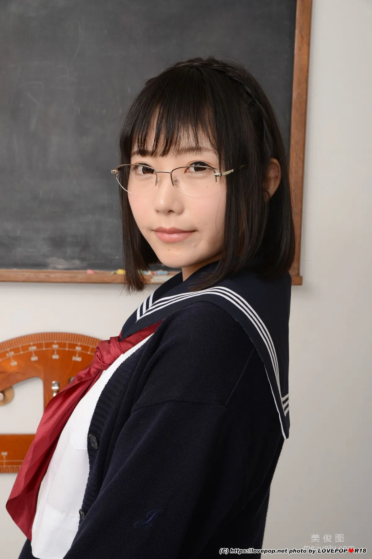[LOVEPOP] Yui Shirasaka 白坂有以 Photoset 01 7