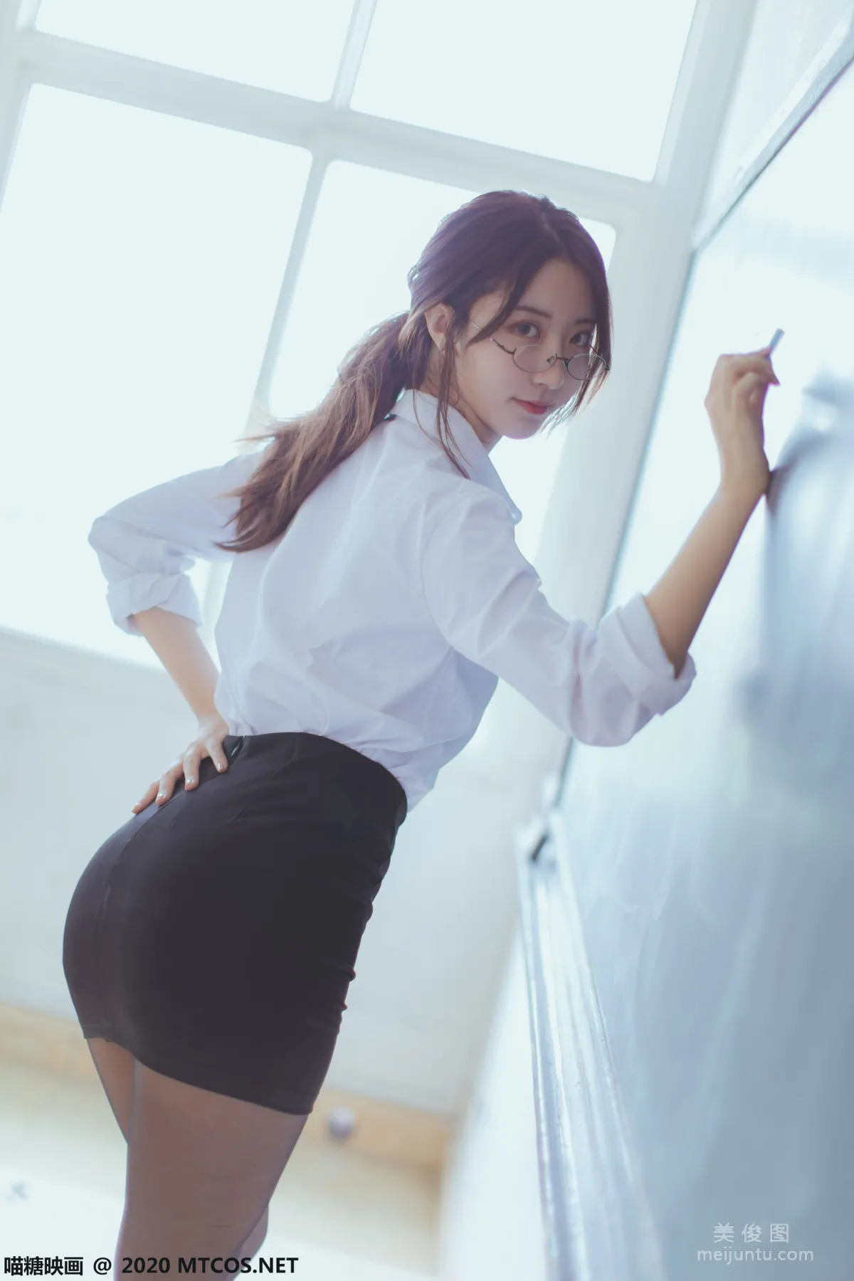 [喵糖映画] VOL.282 OL制服 写真集7