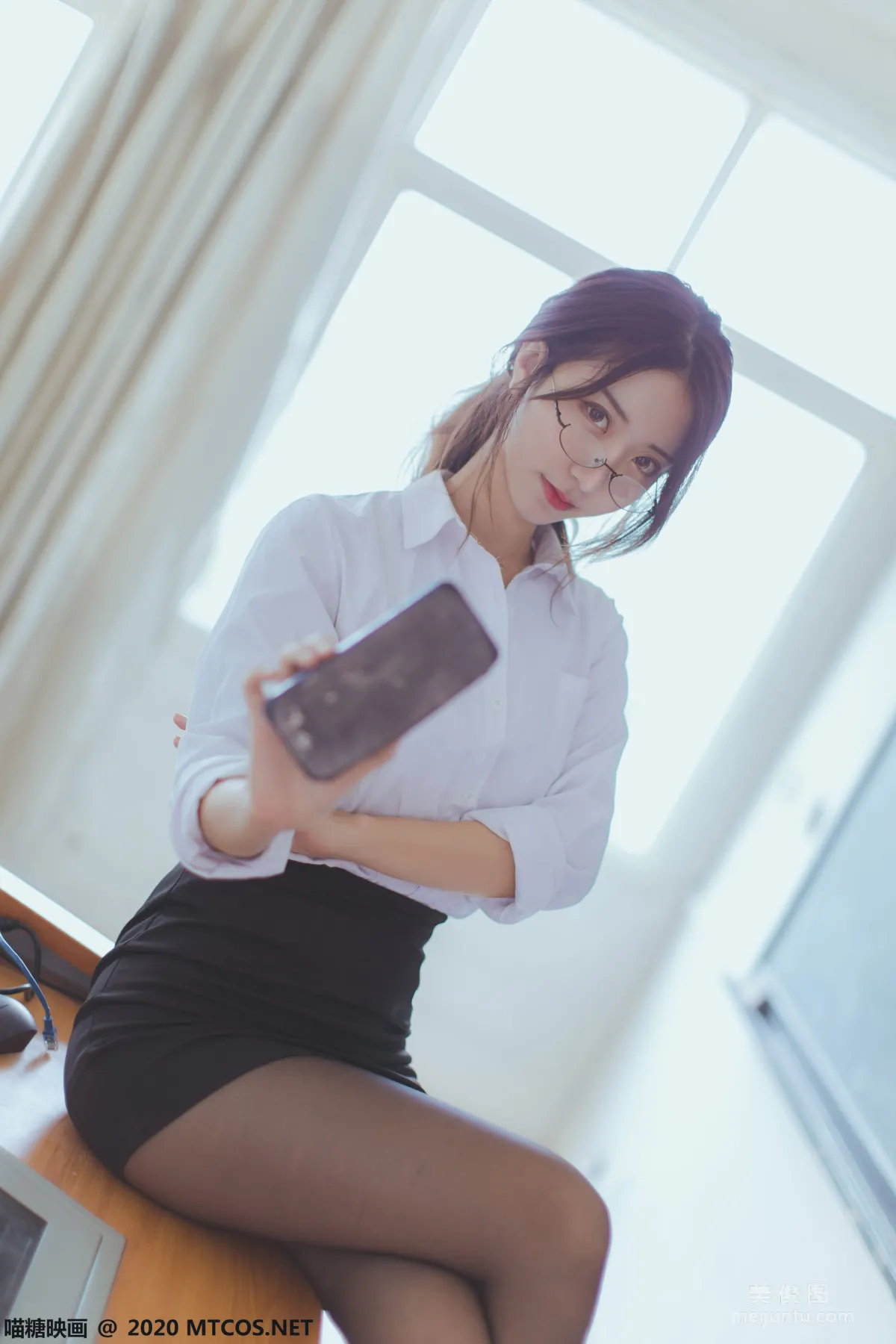 [喵糖映画] VOL.282 OL制服 写真集10