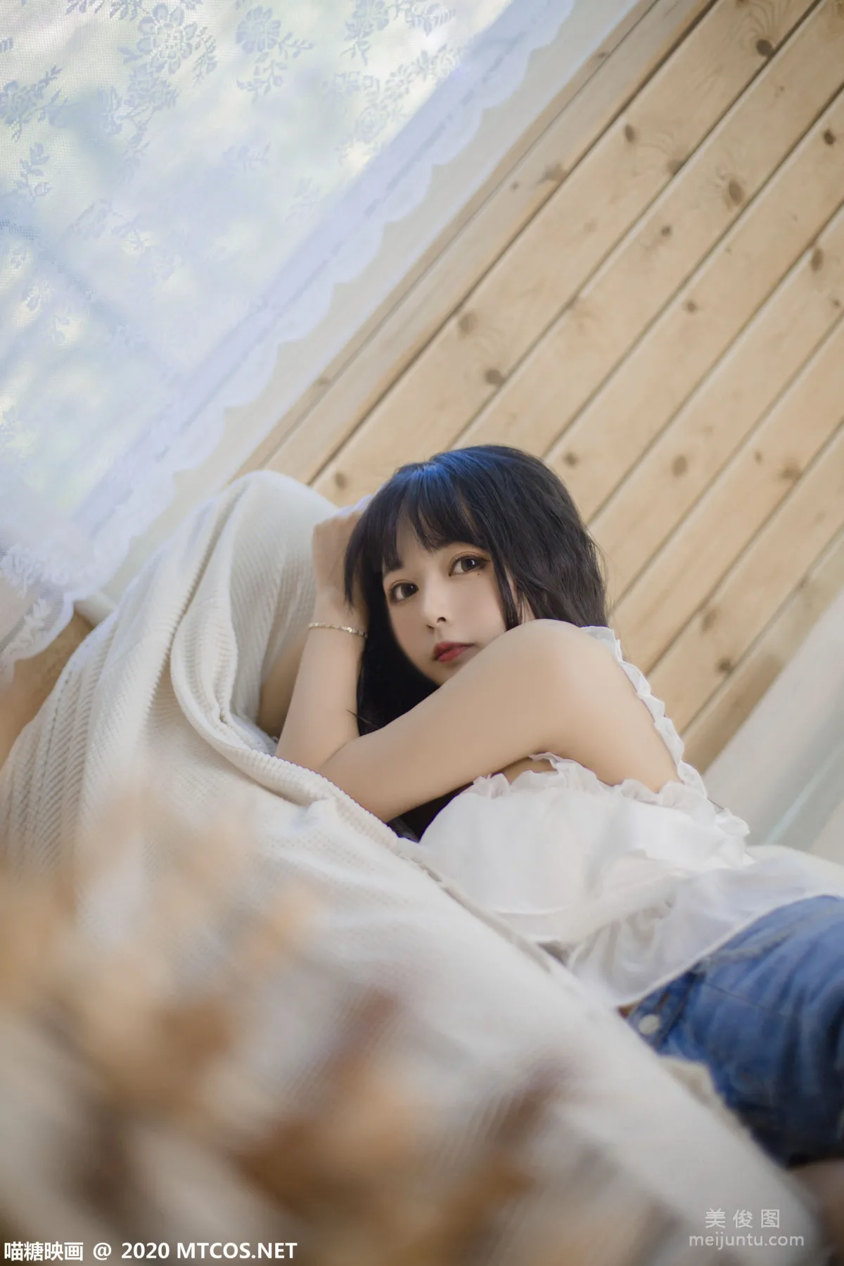 [喵糖映画] VOL.288 客厅少女 写真集1