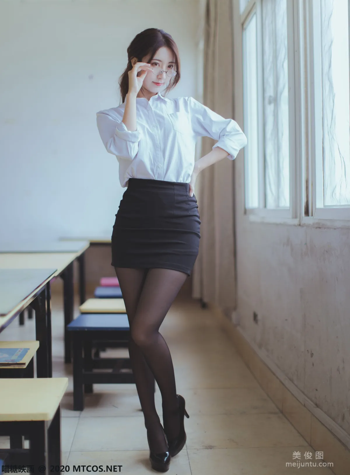 [喵糖映画] VOL.282 OL制服 写真集29