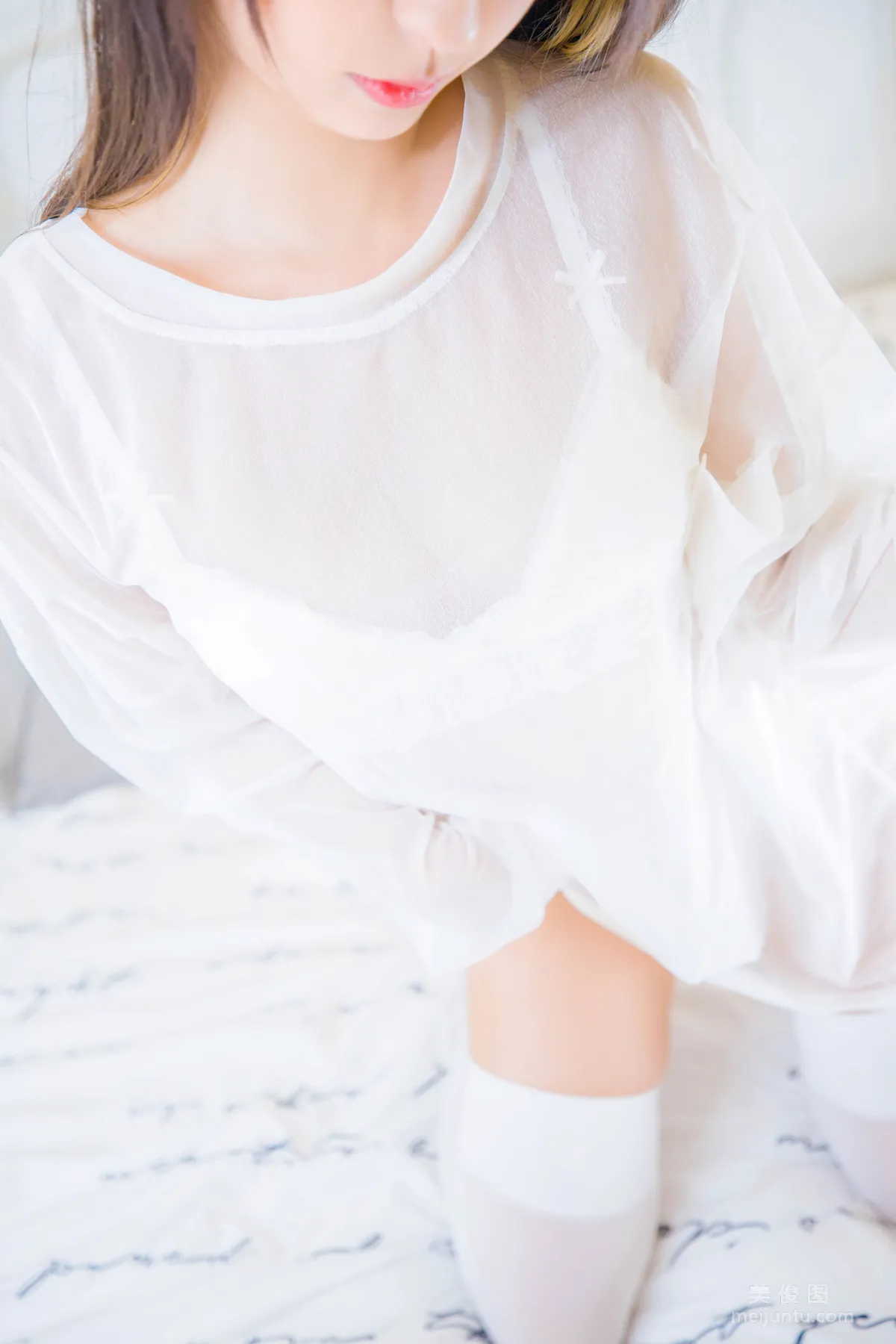 [Cosplay] 神楽坂真冬 《おかえり》 白絲貓腳 寫真集 76