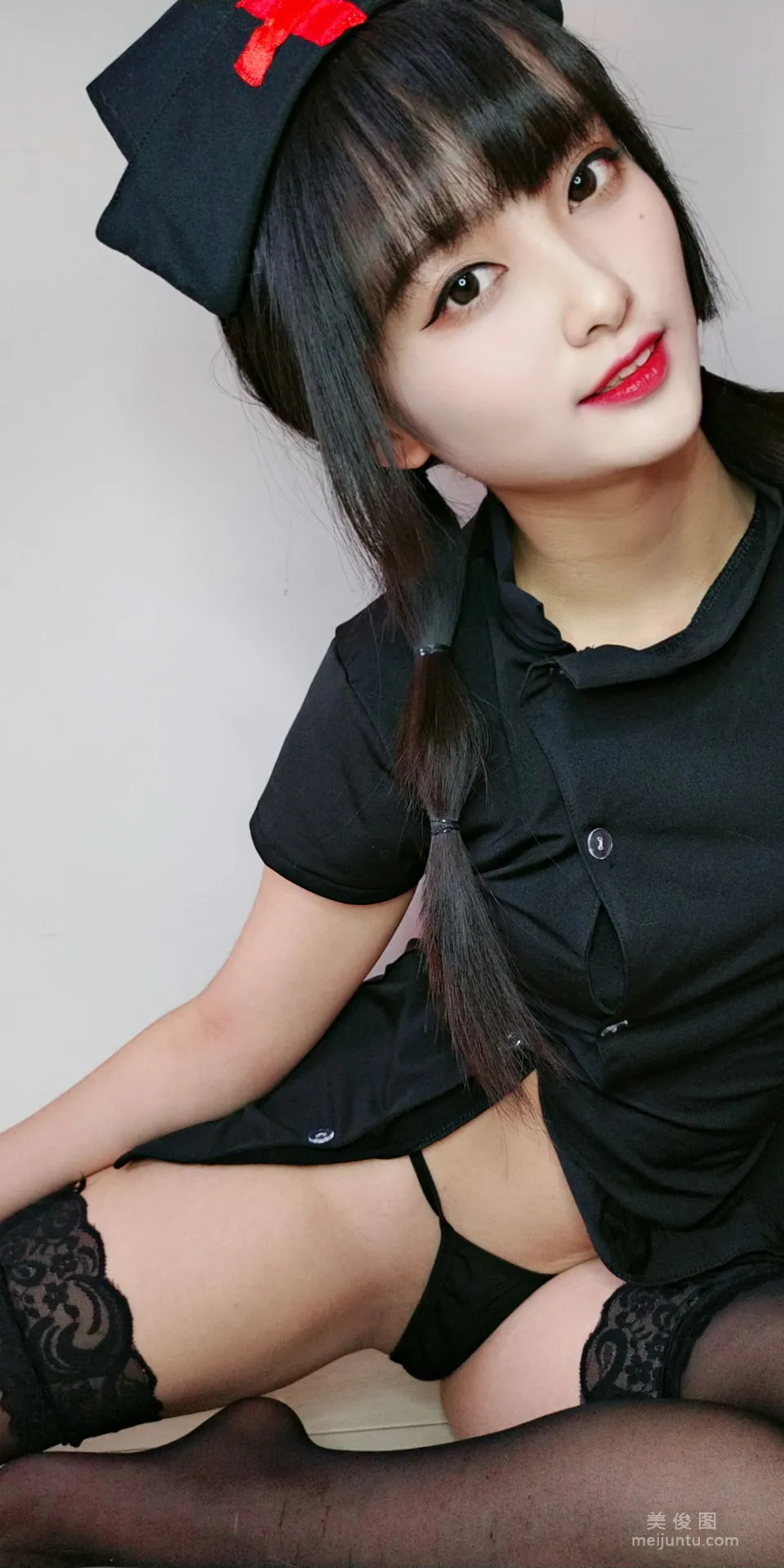 [Cosplay] 動漫博主洛璃LoLiSAMA - 情人節小護士 28