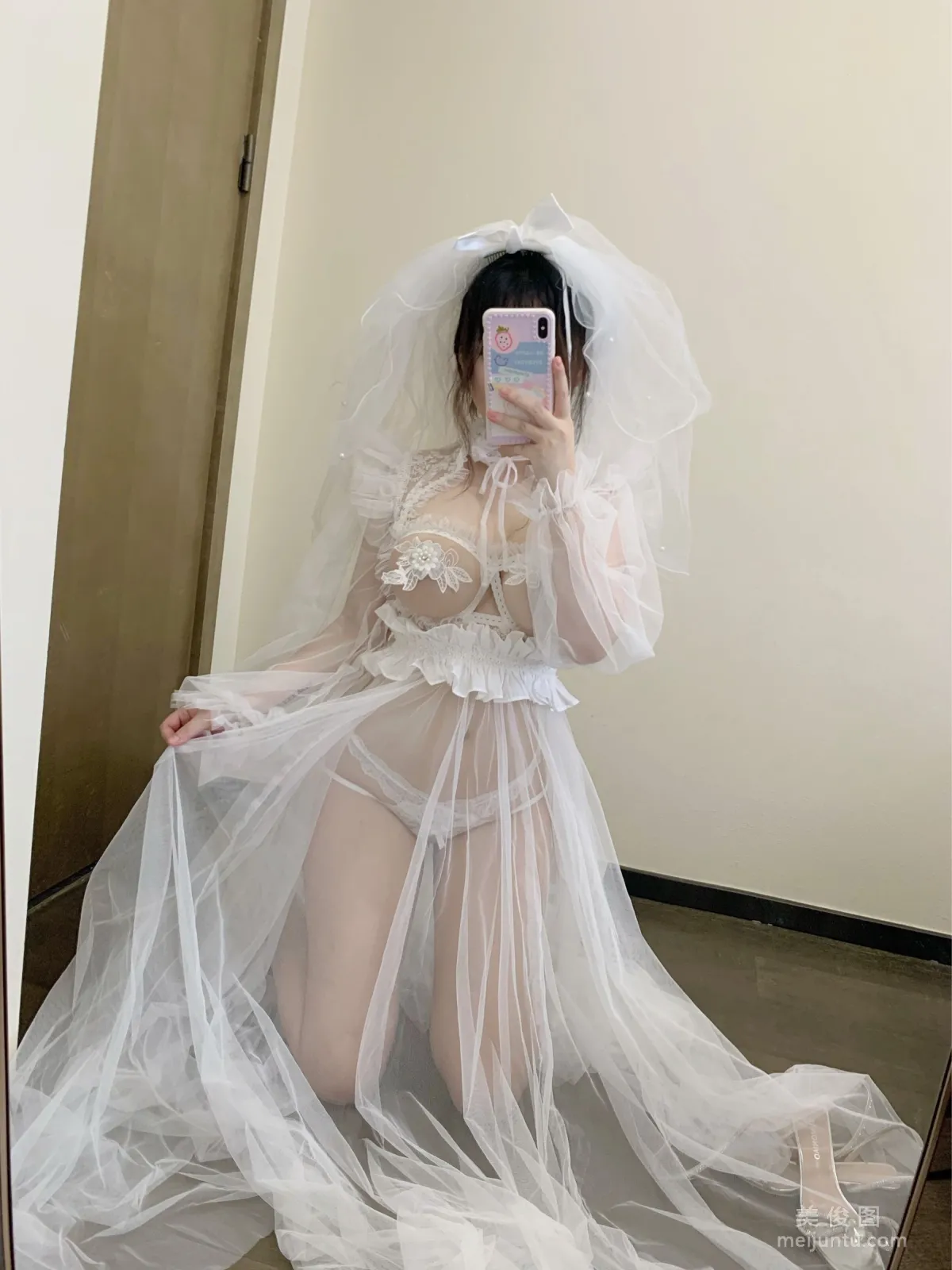[Cosplay] 蜜桃少女是依醬呀 - 花嫁 寫真集 3