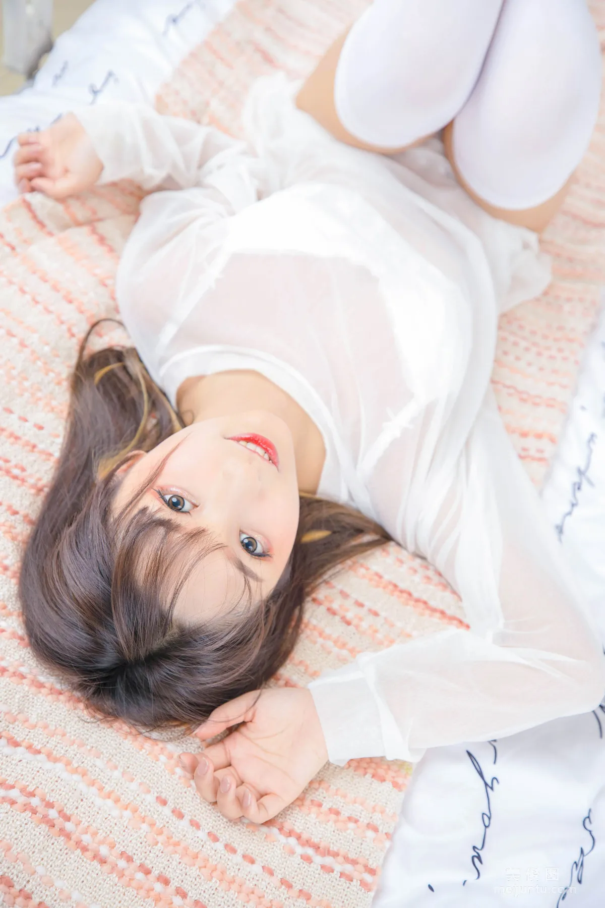 [Cosplay] 神楽坂真冬 《おかえり》 白絲貓腳 寫真集 32
