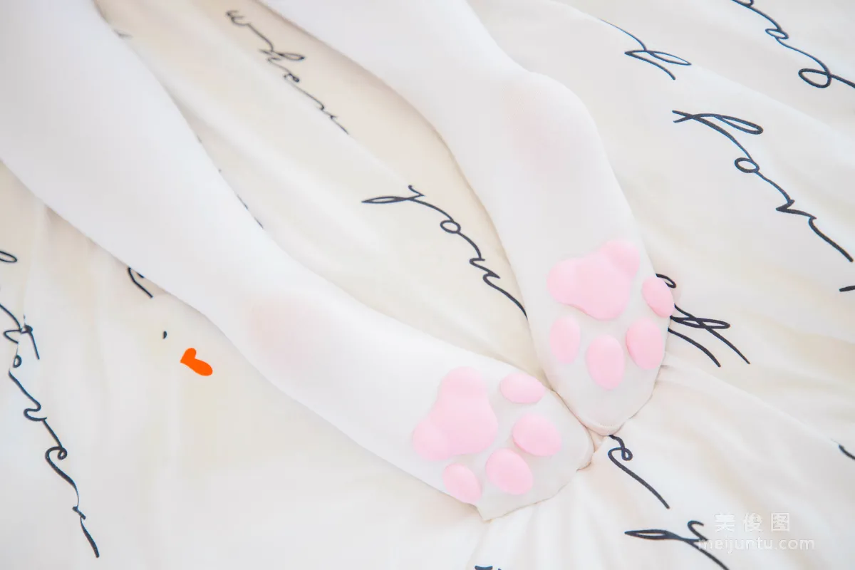 [Cosplay] 神楽坂真冬 《おかえり》 白絲貓腳 寫真集 59