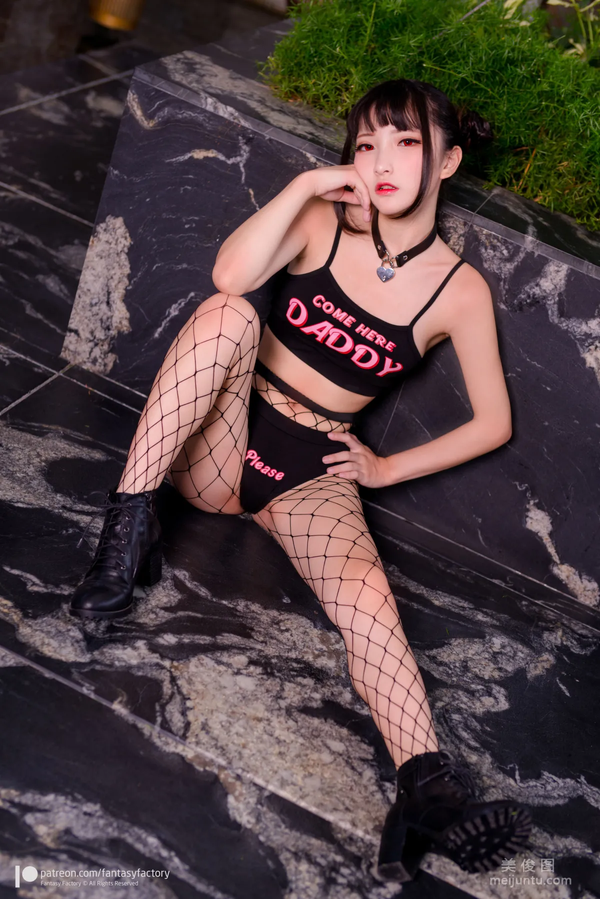 [Cosplay] 小丁 《Fantasy Factory》  黑白 薄纱 网袜 写真集73