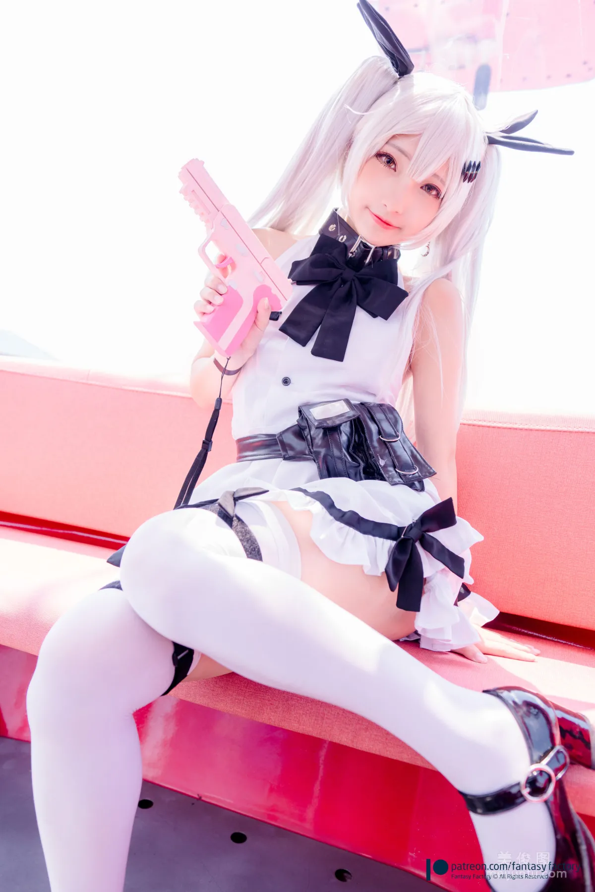 [Cosplay] 小丁 《Fantasy Factory》  黑白 薄纱 网袜 写真集16