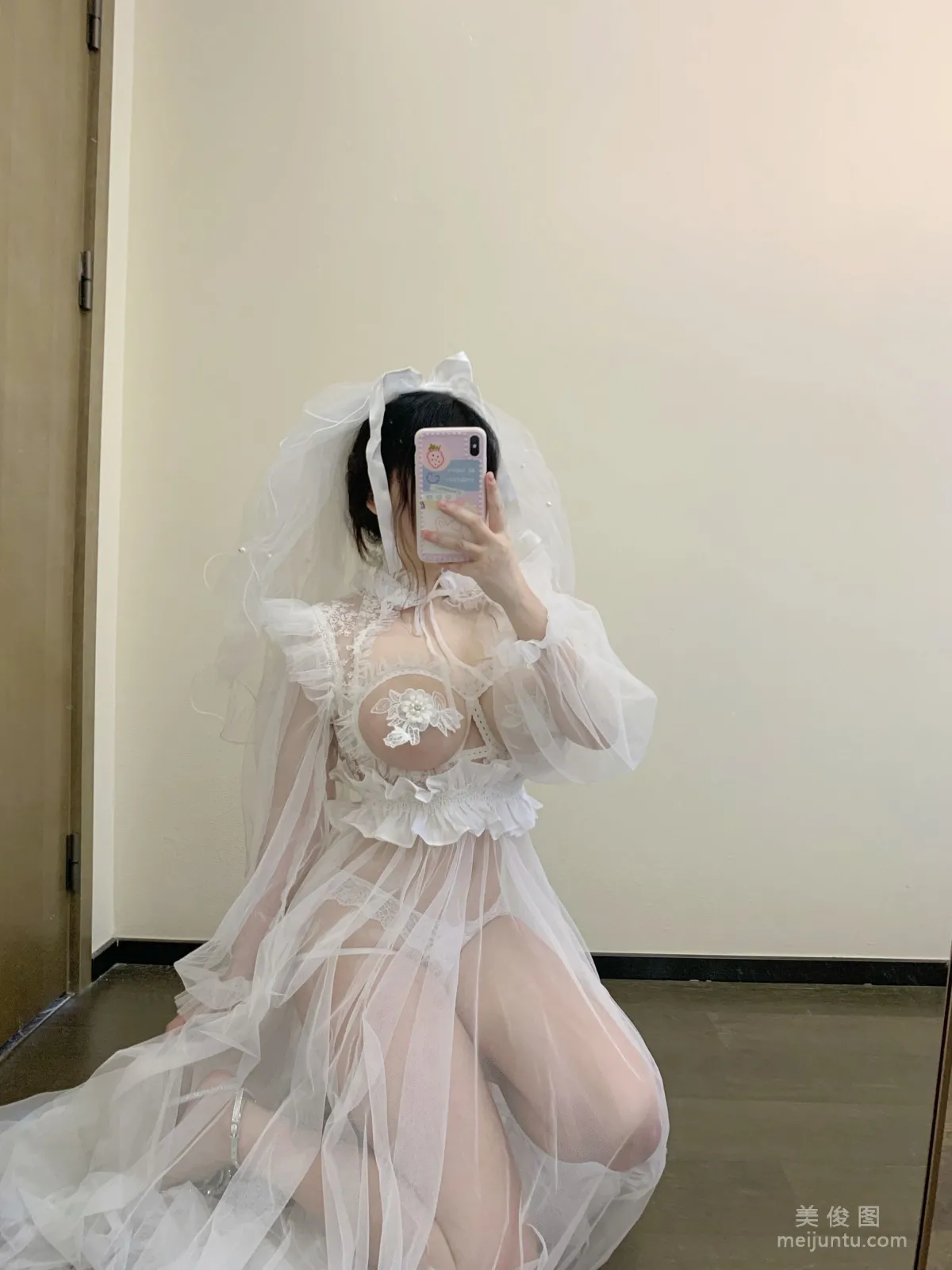 [Cosplay] 蜜桃少女是依醬呀 - 花嫁 寫真集 4