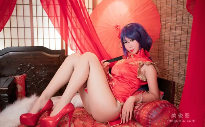 [Cosplay寫真] 動漫博主Money冷冷 - 高雄紅旗袍