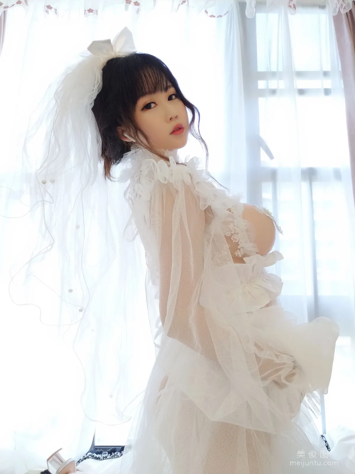 [Cosplay] 蜜桃少女是依醬呀 - 花嫁 寫真集 26