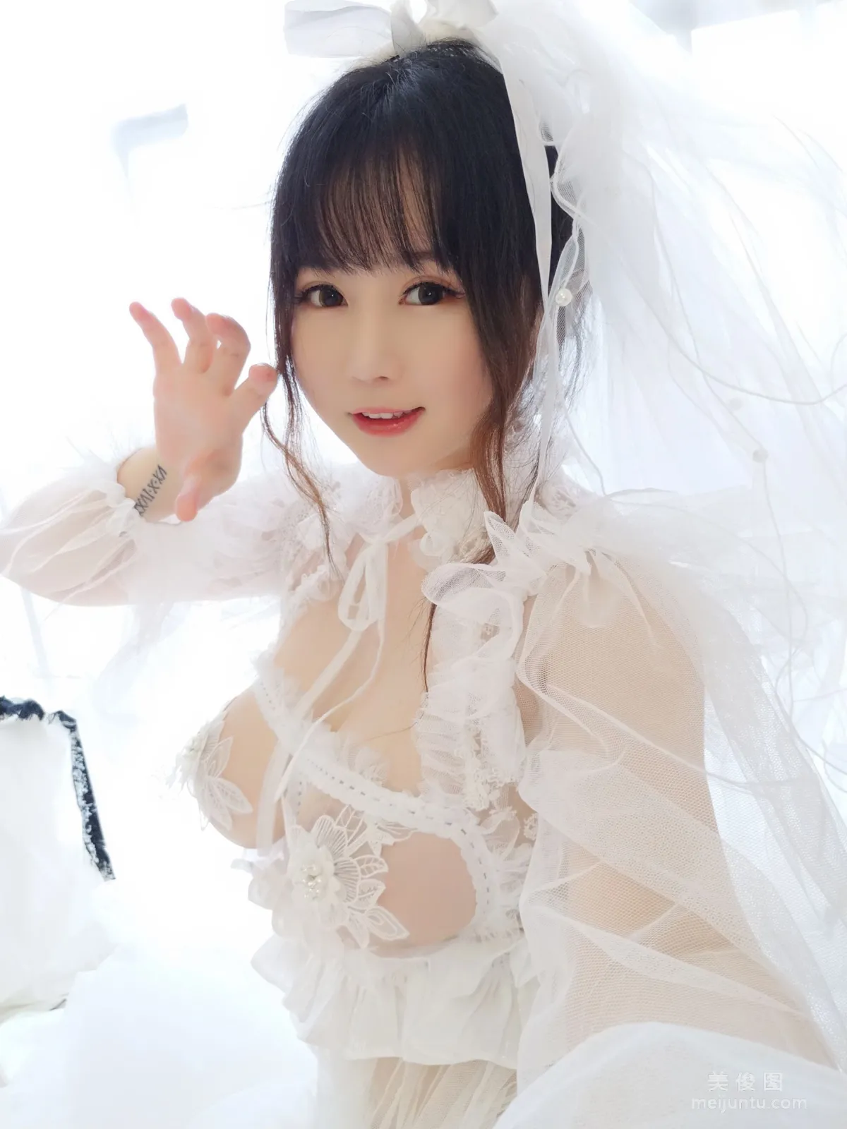 [Cosplay] 蜜桃少女是依醬呀 - 花嫁 寫真集 11