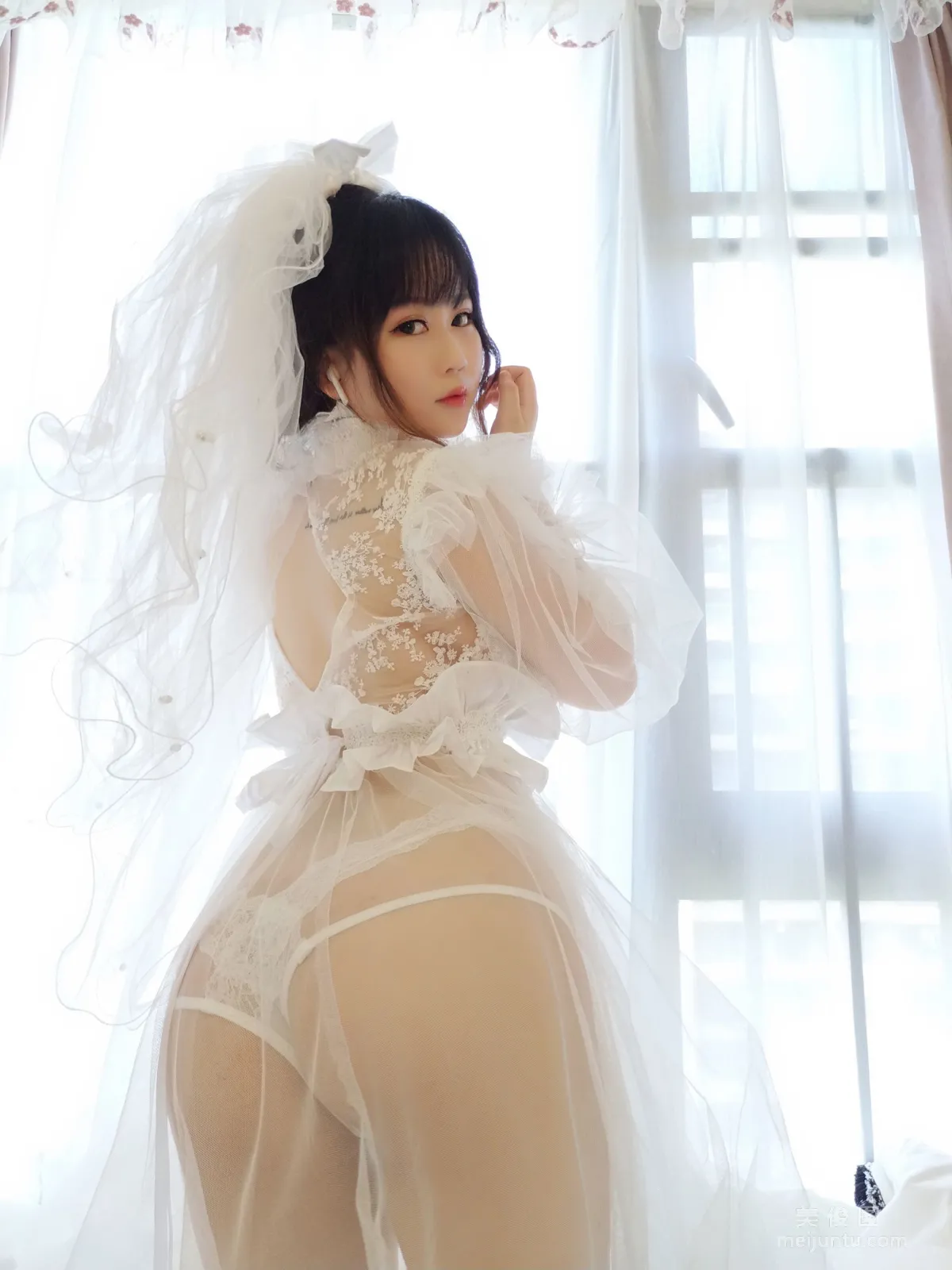 [Cosplay] 蜜桃少女是依醬呀 - 花嫁 寫真集 25