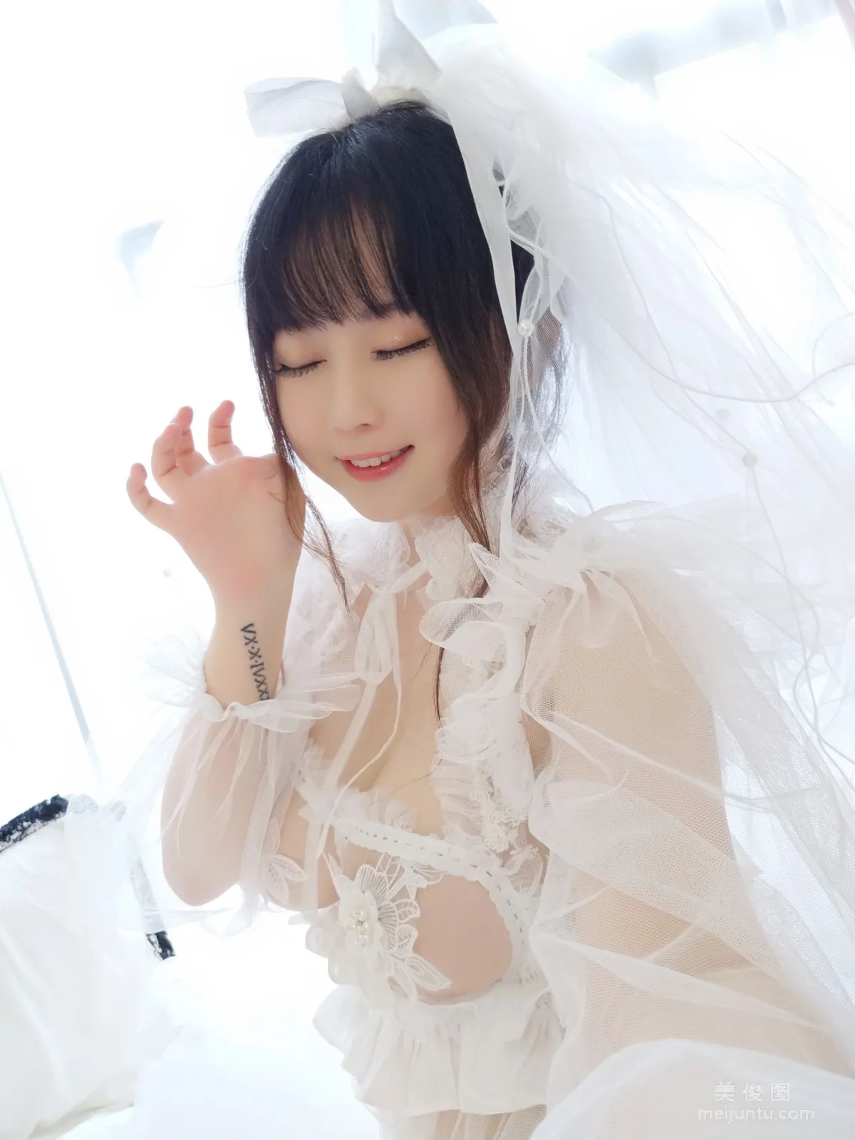 [Cosplay] 蜜桃少女是依醬呀 - 花嫁 寫真集 10