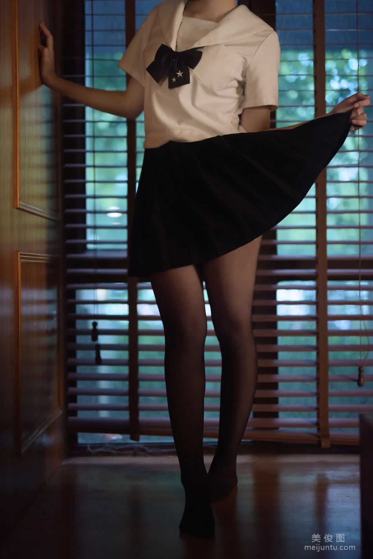 [Cosplay] 人氣Coser二佐Nisa - 黑絲JK私房 7