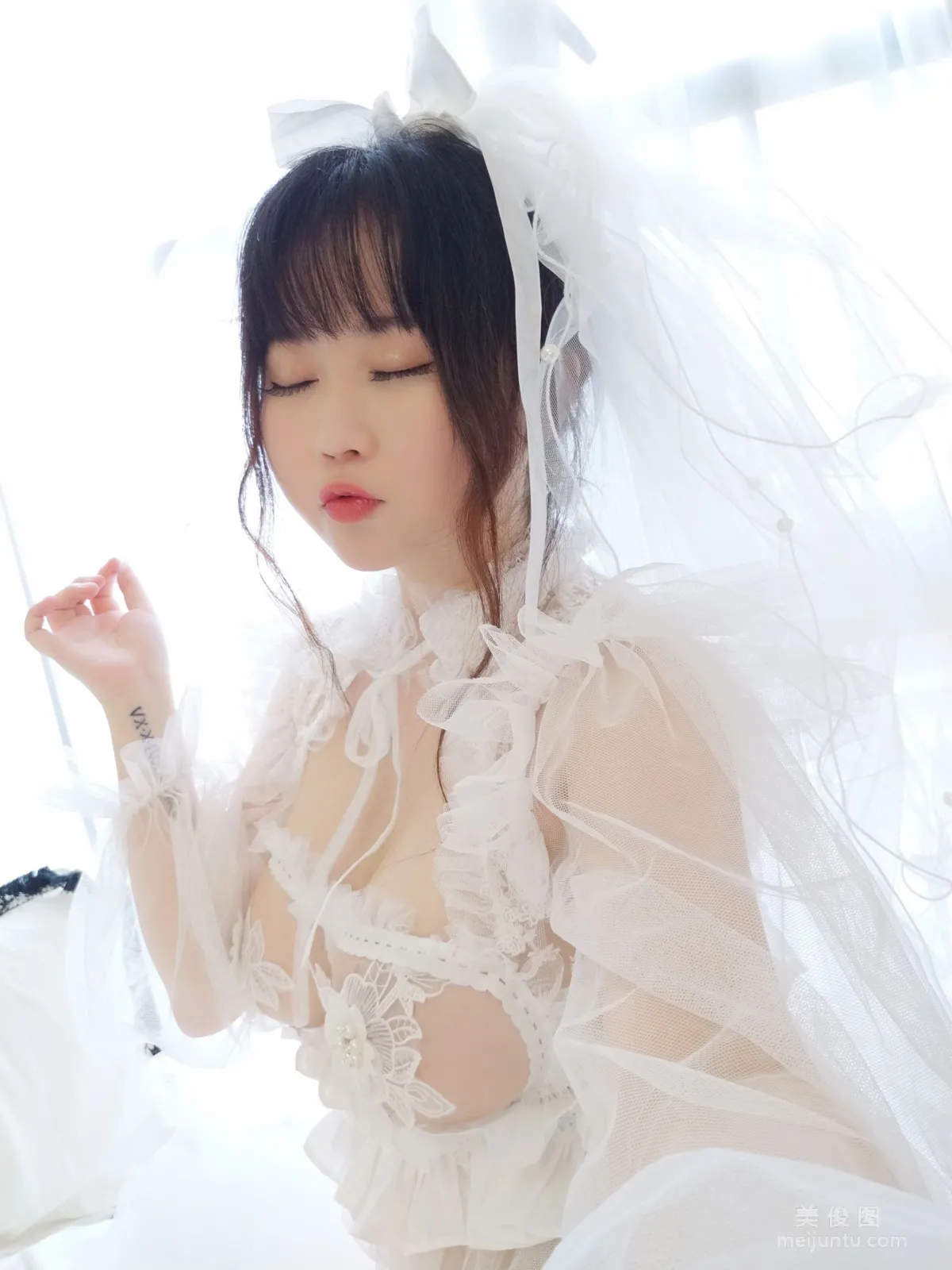 [Cosplay] 蜜桃少女是依醬呀 - 花嫁 寫真集 8