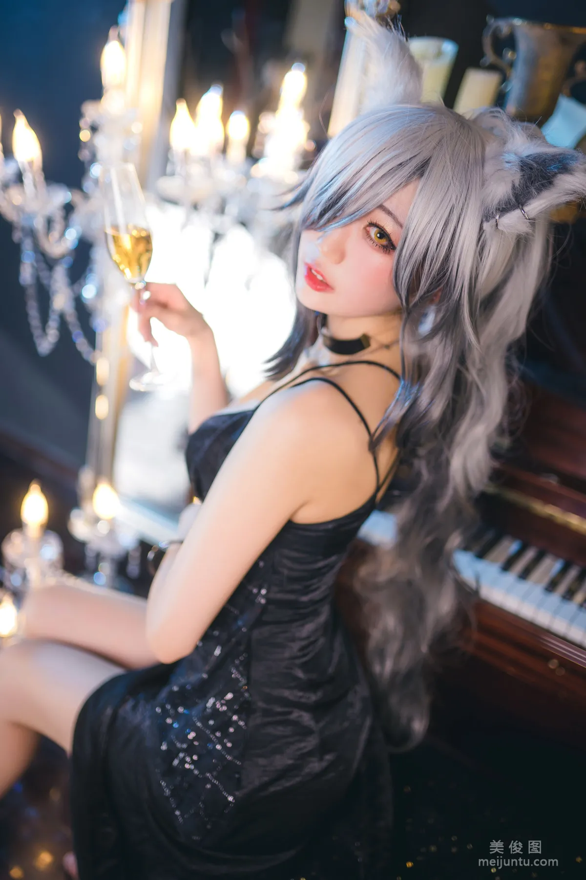 [Cosplay寫真] 周叽是可愛兔兔 - 禮服 5