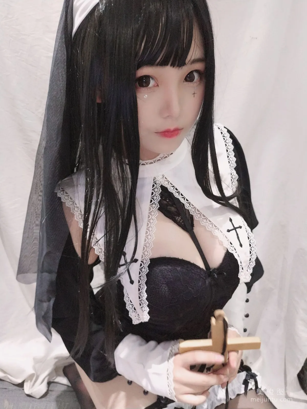 [Cosplay] 萌系小姐姐蜜汁貓裘 - 修女 寫真集 22