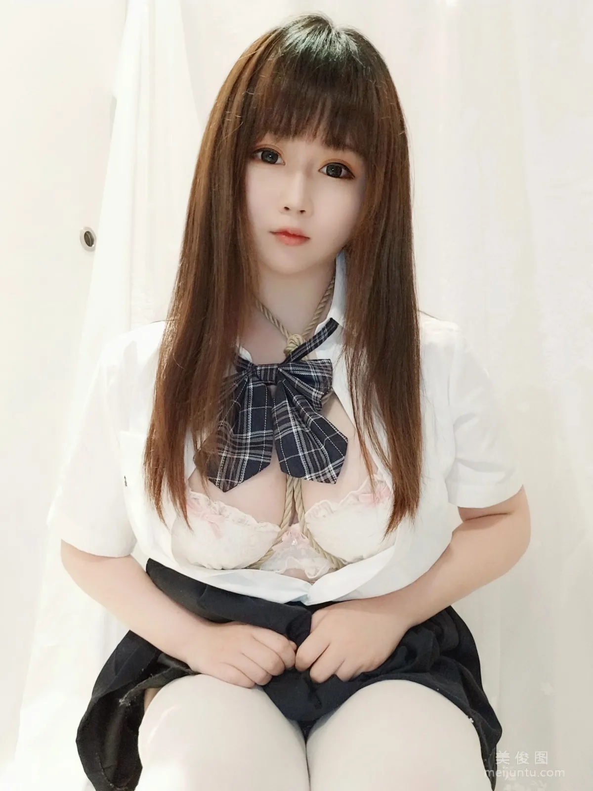 [Cosplay寫真] 是依醬呀 - 裙底的秘密 14