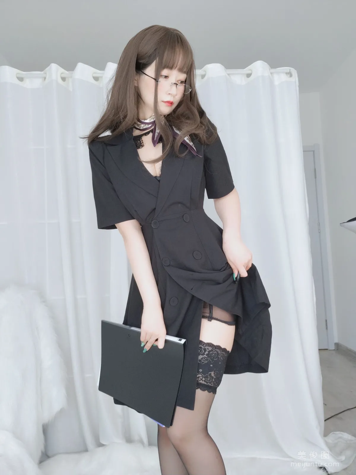 [Cosplay] Coser小姐姐白銀 - OL下的内衣 寫真集 7