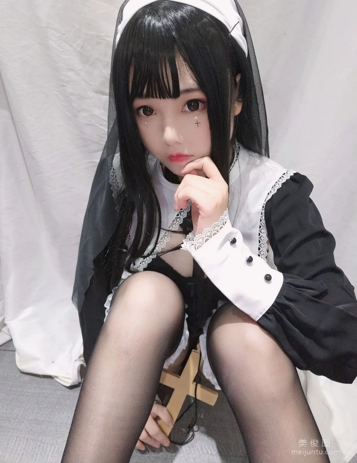 [Cosplay] 萌系小姐姐蜜汁貓裘 - 修女 寫真集 24
