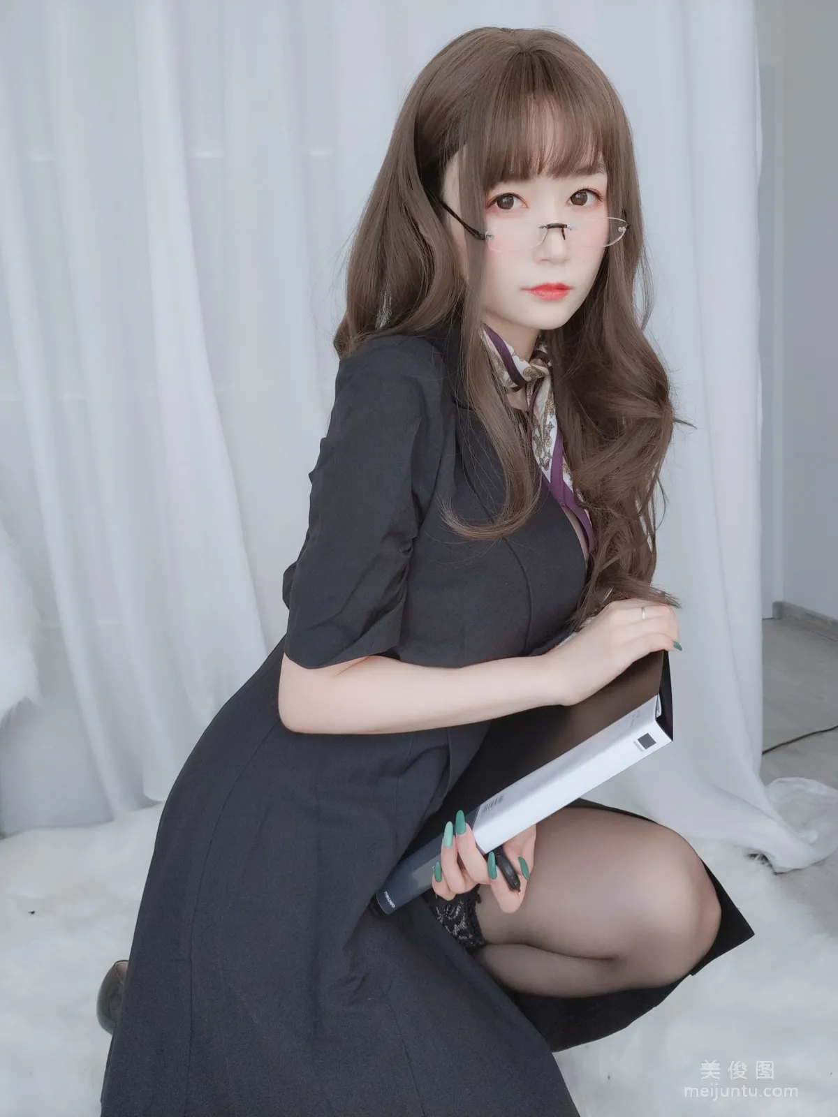 [Cosplay] Coser小姐姐白銀 - OL下的内衣 寫真集 6