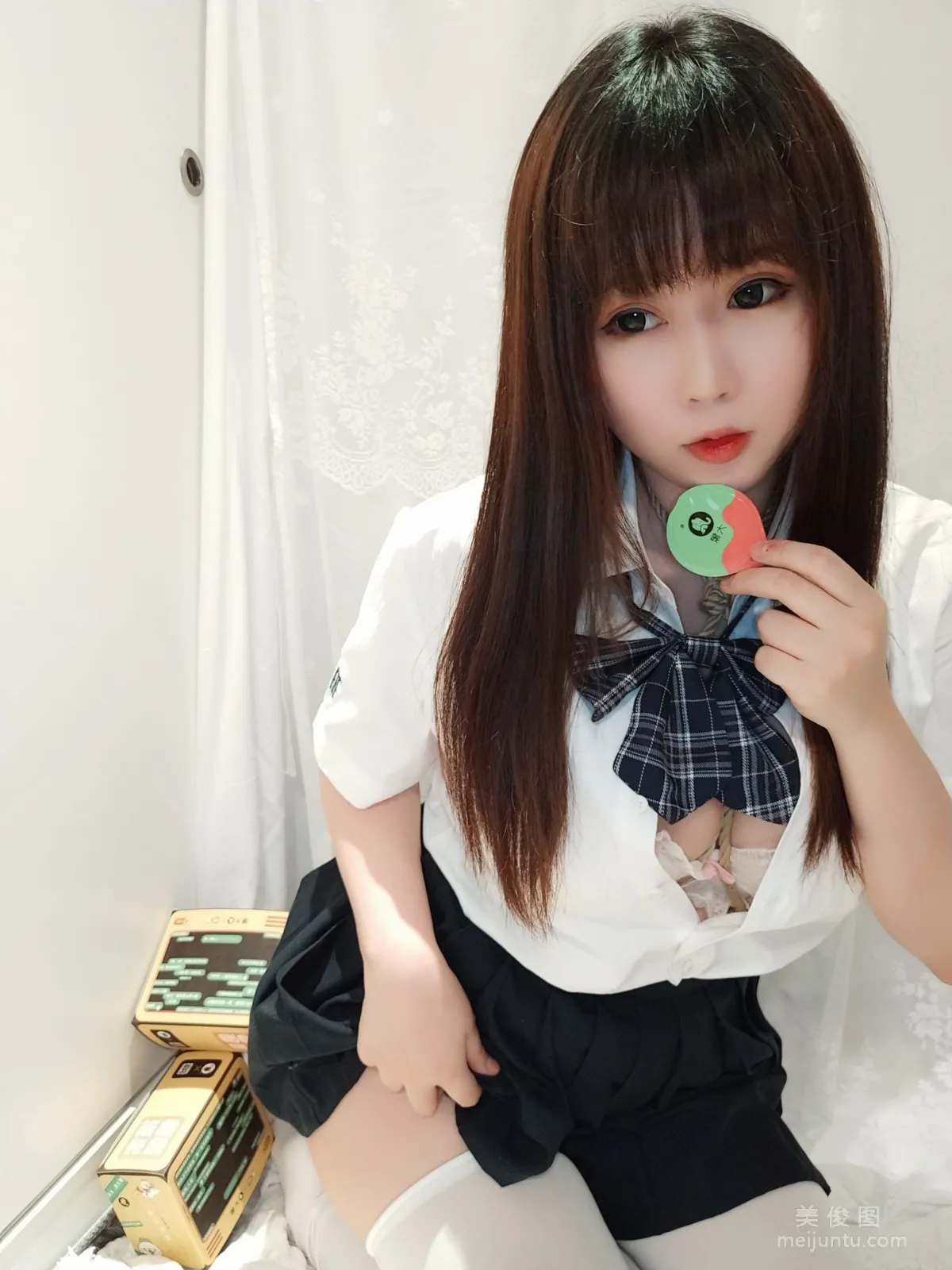 [Cosplay] 蜜桃少女是依醬呀 - JK捆綁 3