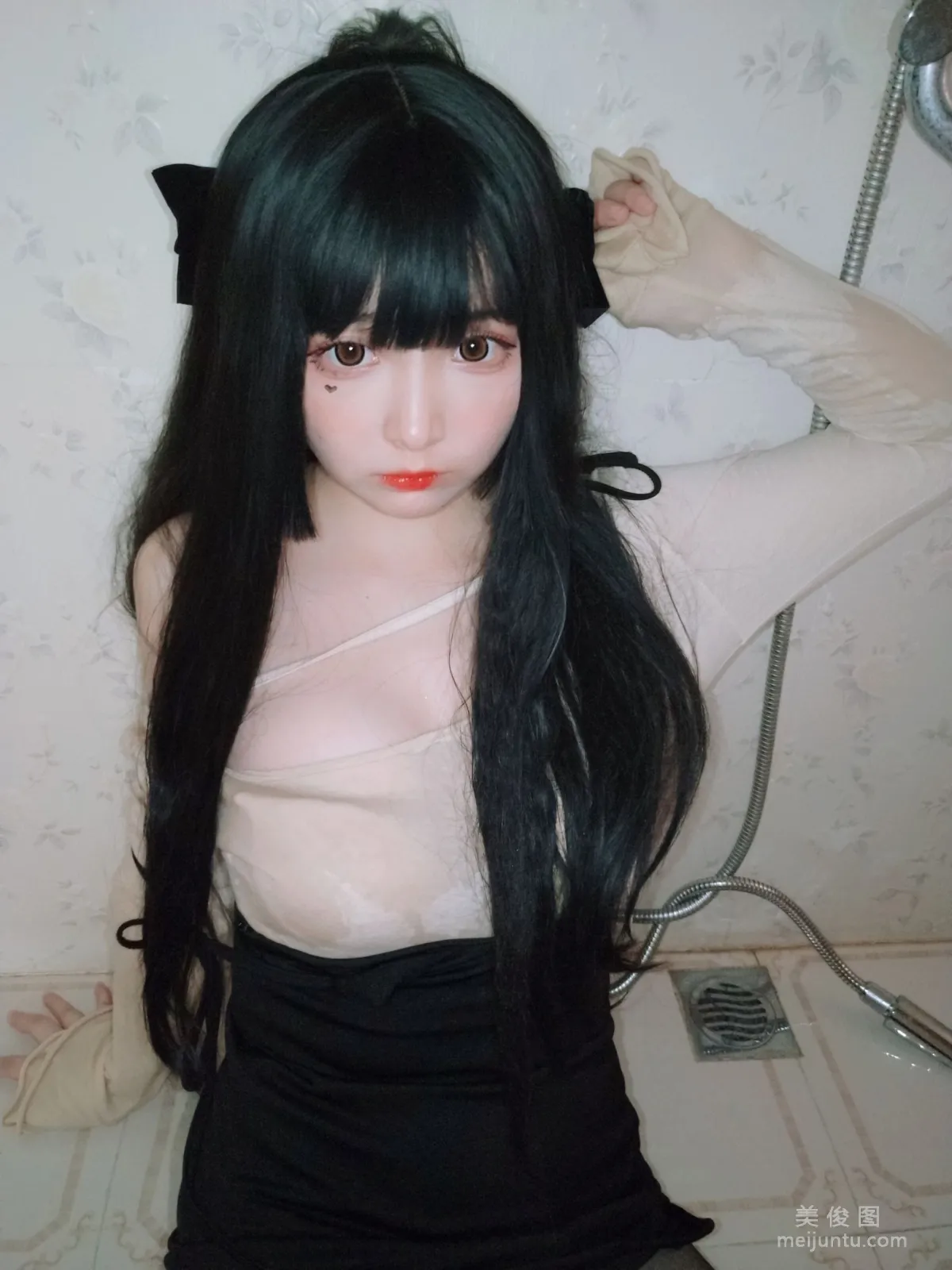 [Cosplay] 二次元美女古川kagura - 浴室湿身黑丝9