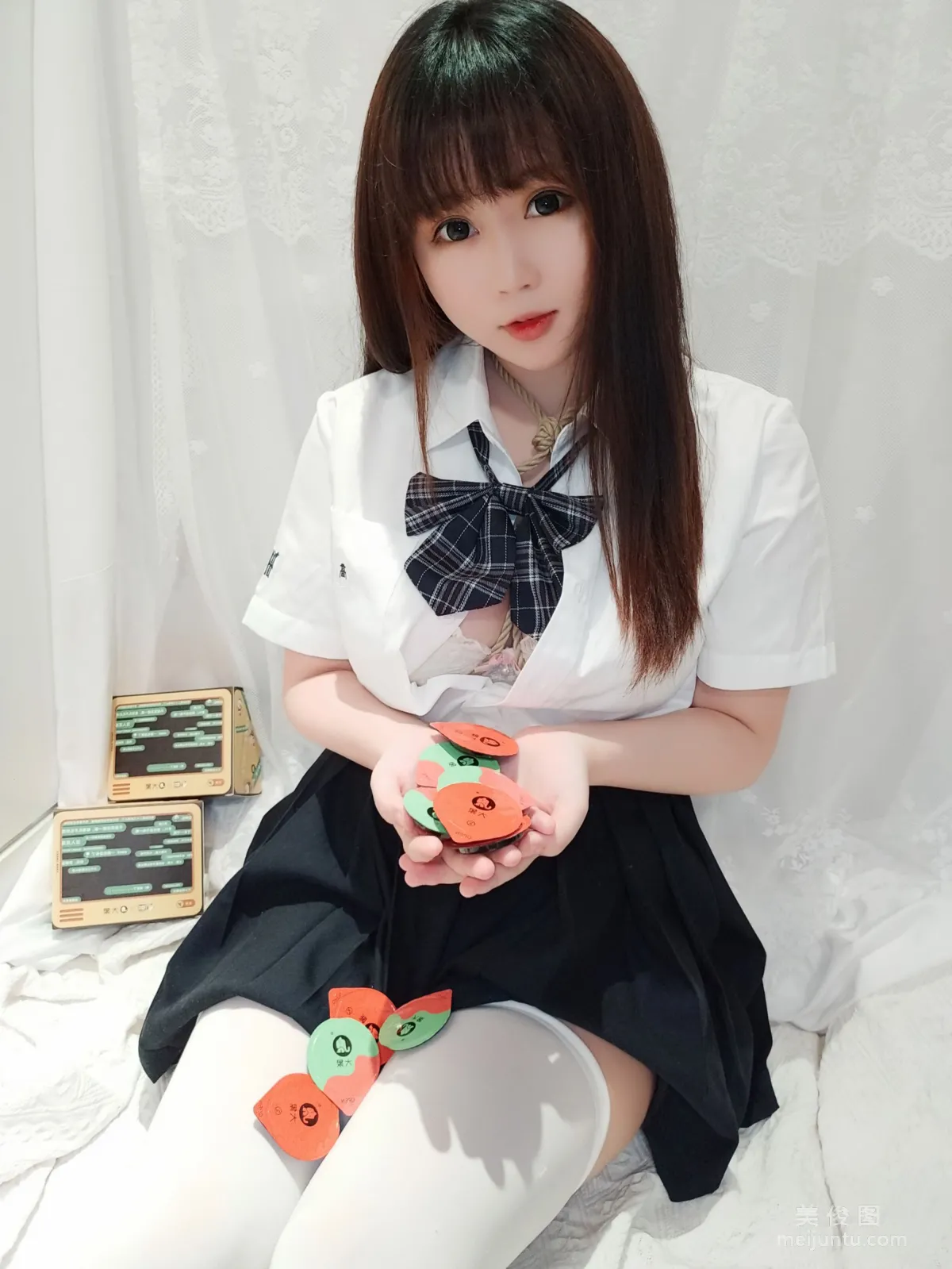 [Cosplay] 蜜桃少女是依醬呀 - JK捆綁 6