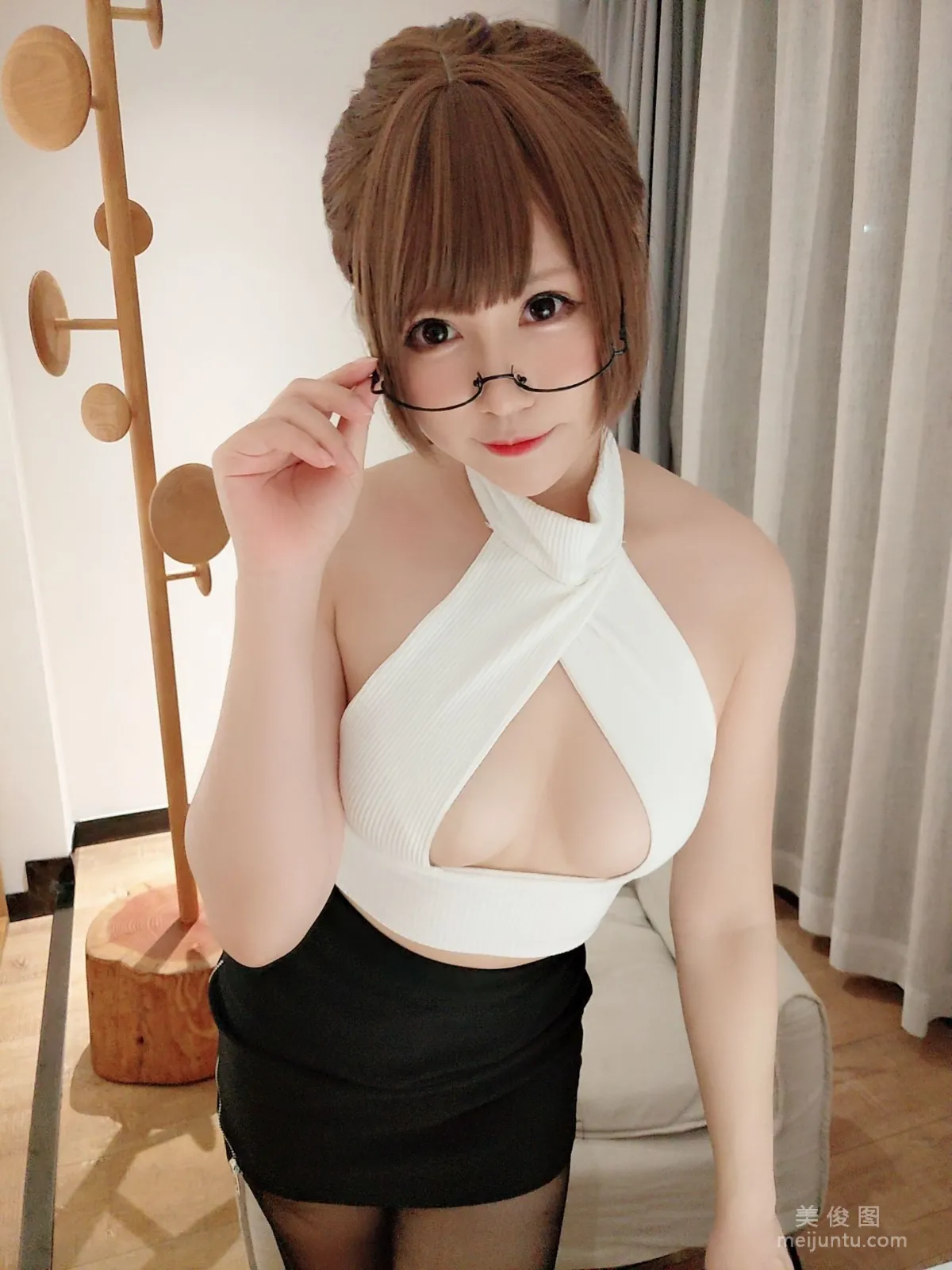 [Cosplay寫真] Nyako喵子 - 開胸黑絲 1