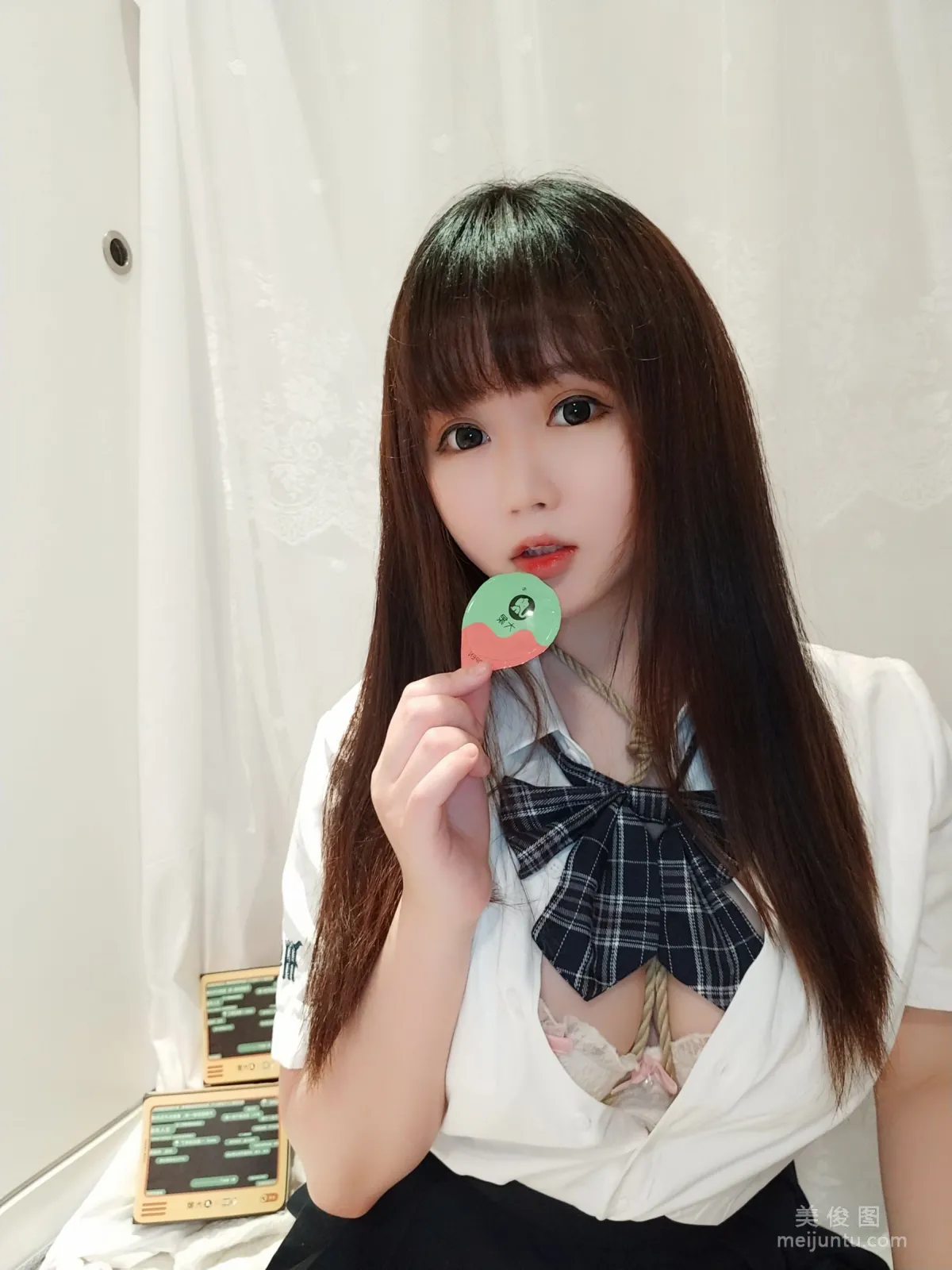 [Cosplay] 蜜桃少女是依醬呀 - JK捆綁 4