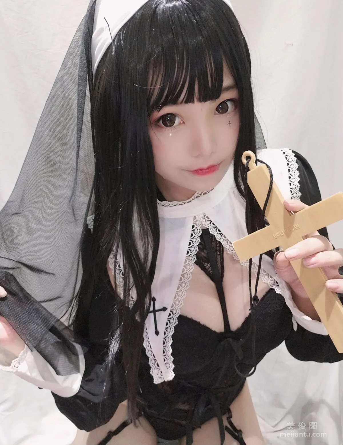 [Cosplay] 萌系小姐姐蜜汁貓裘 - 修女 寫真集 19