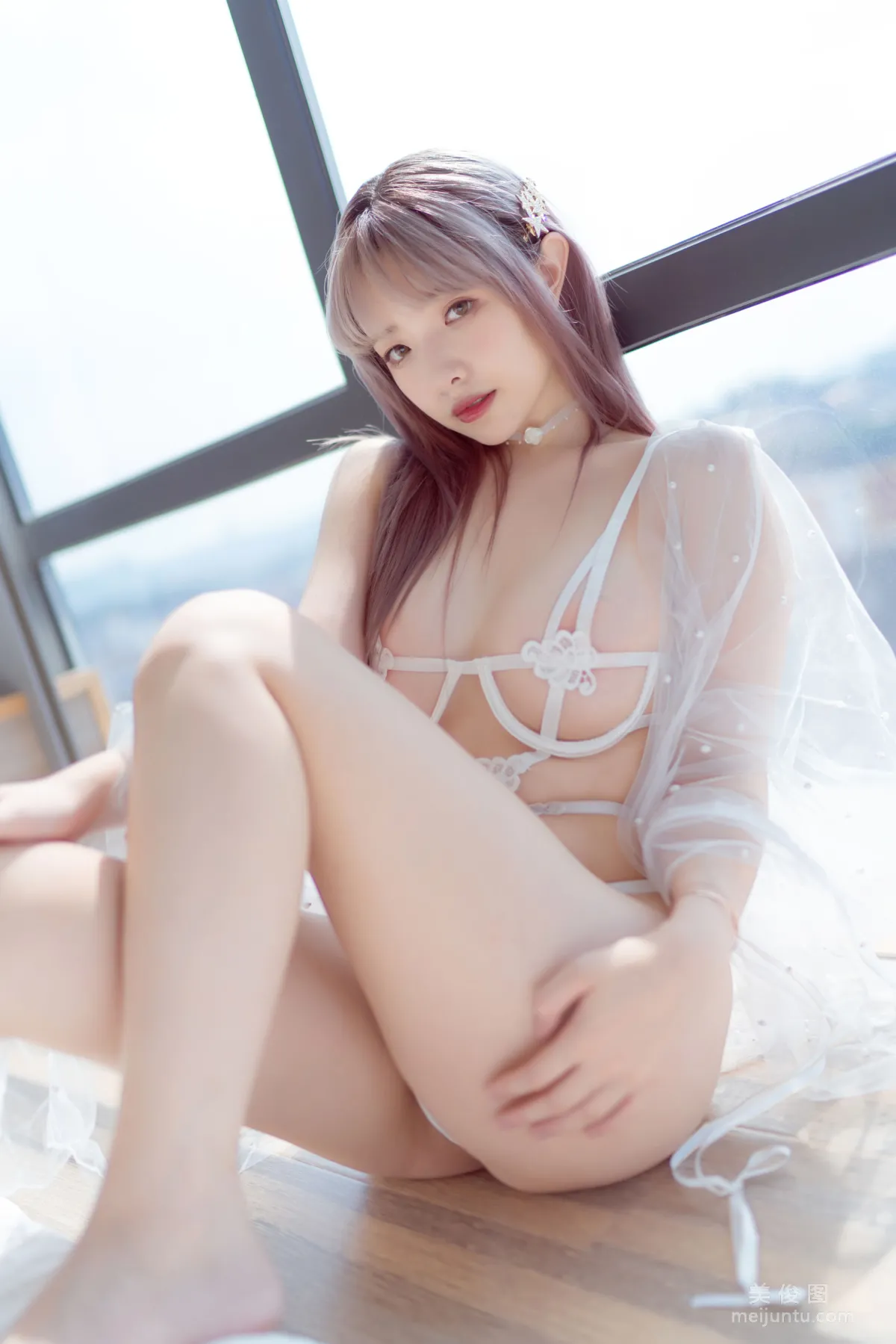 [Cosplay寫真] 動漫博主雯妹 - 白色镂空 11