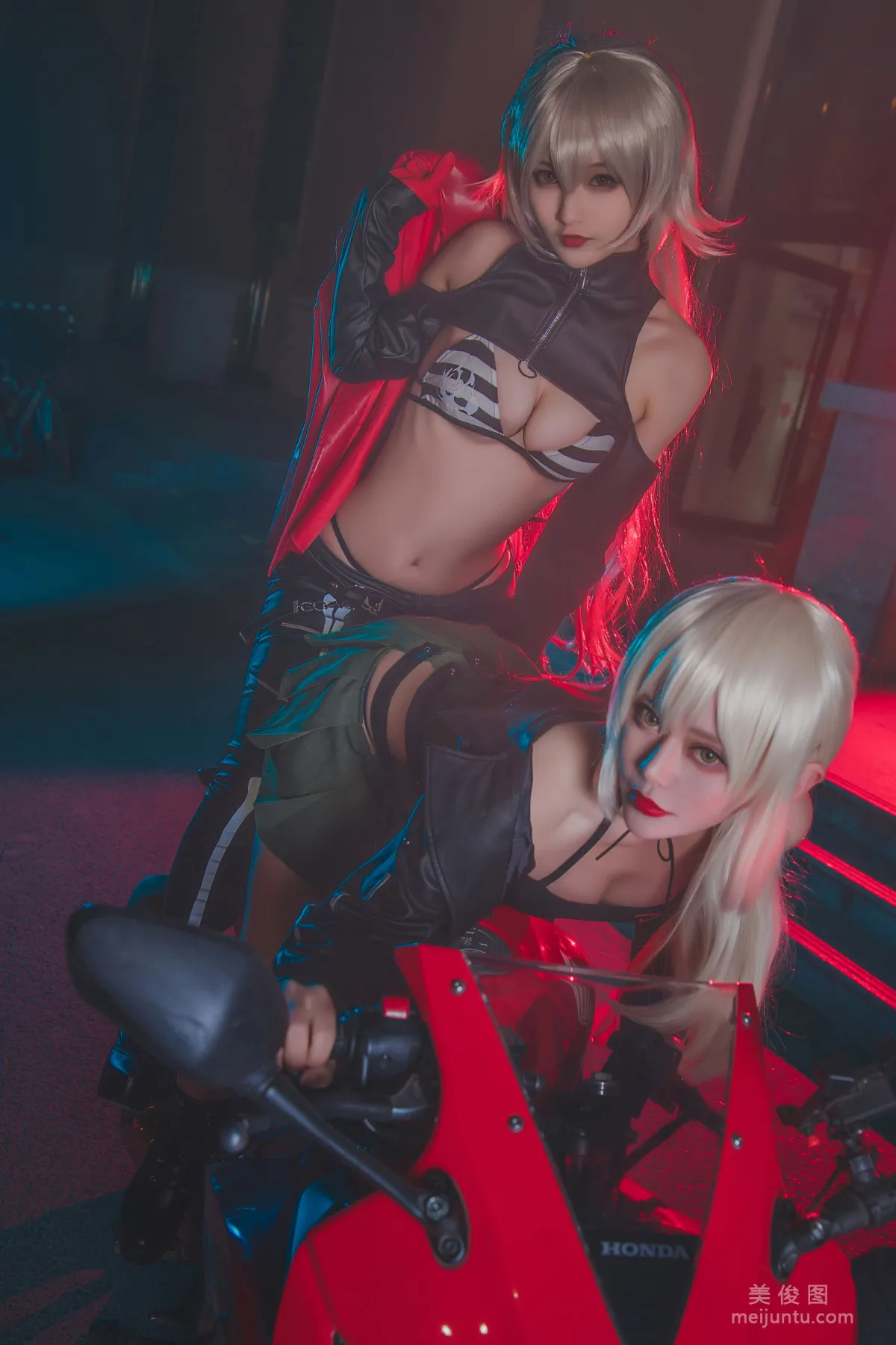 [Cosplay] 铁板烧鬼舞w - 中山码头黑贞黑呆双人21