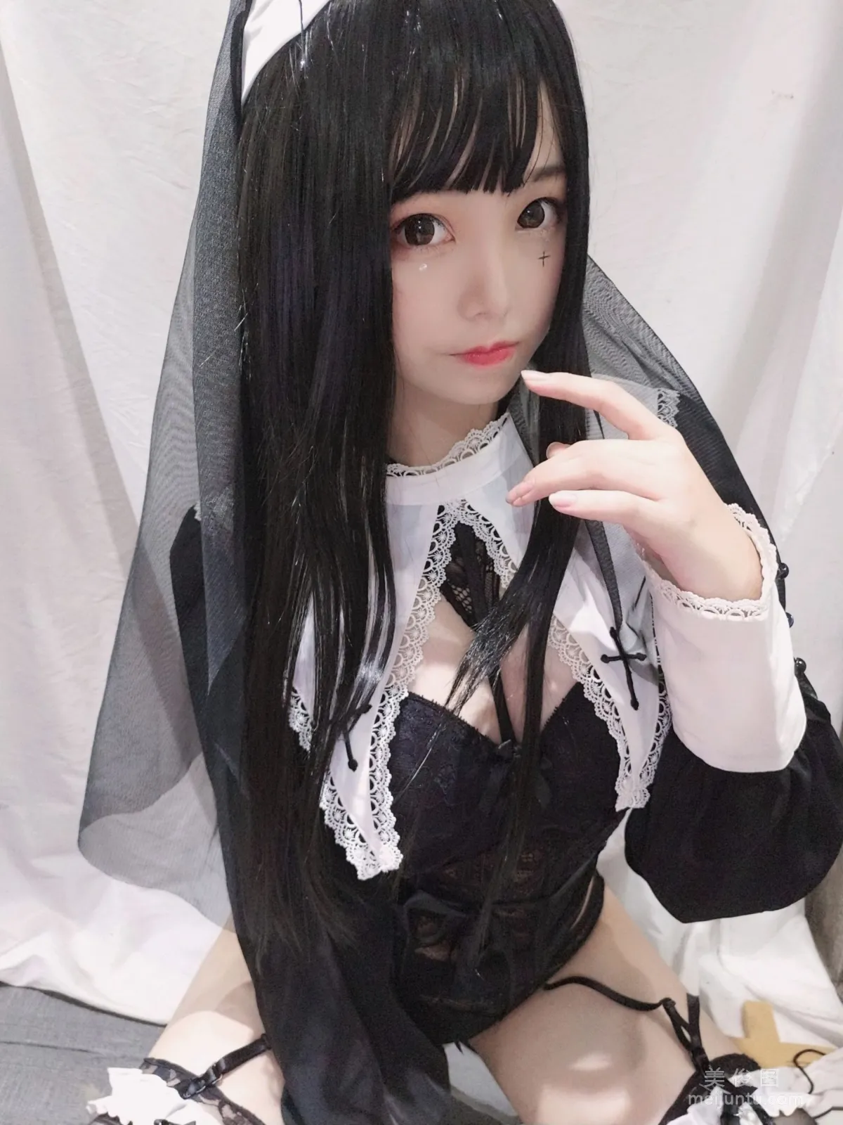 [Cosplay] 萌系小姐姐蜜汁貓裘 - 修女 寫真集 15
