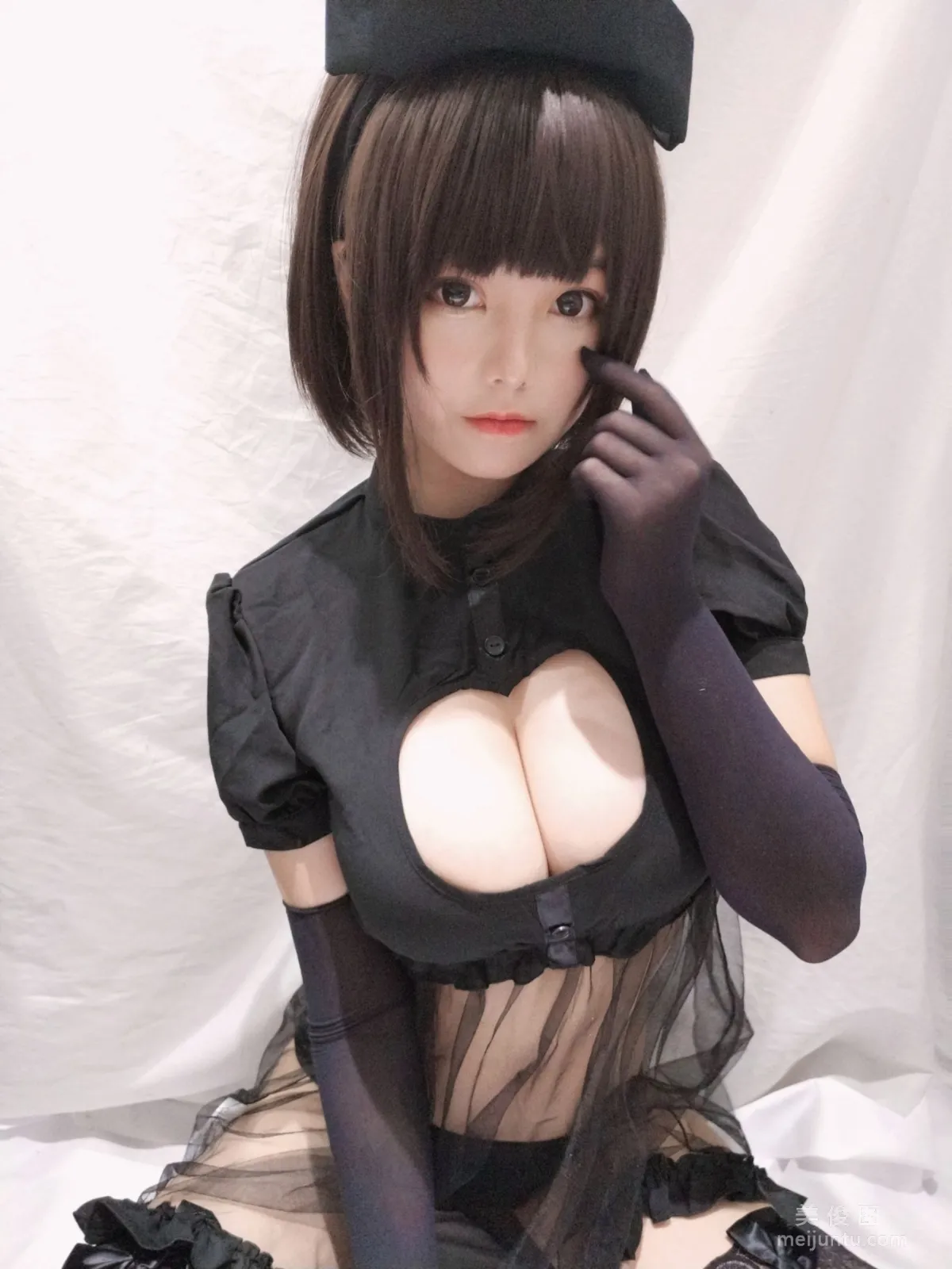 [Cosplay] 蜜汁貓裘 - 兔子護士 寫真集 16