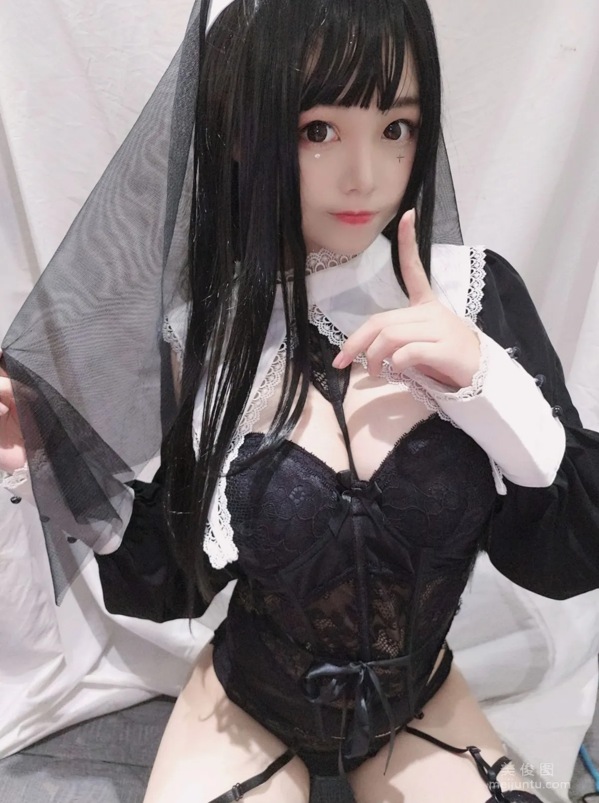 [Cosplay] 萌系小姐姐蜜汁貓裘 - 修女 寫真集 8