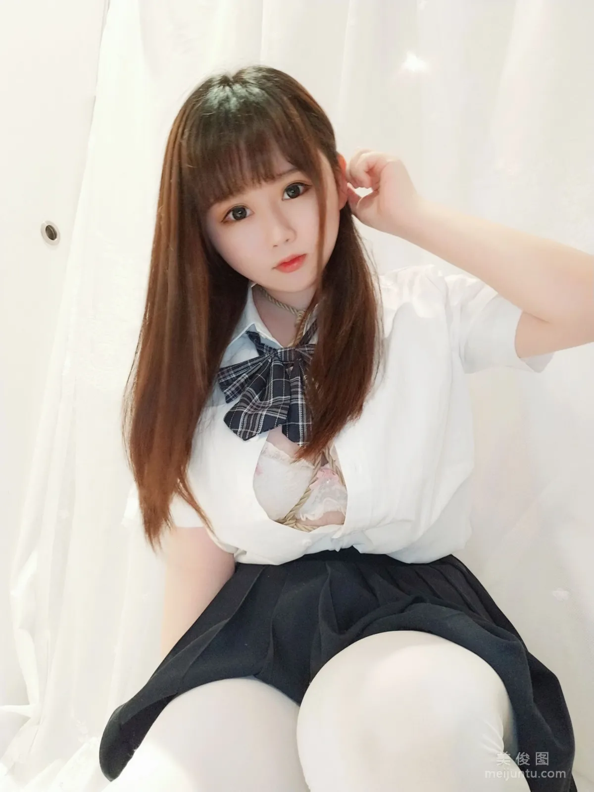 [Cosplay寫真] 是依醬呀 - 裙底的秘密 29