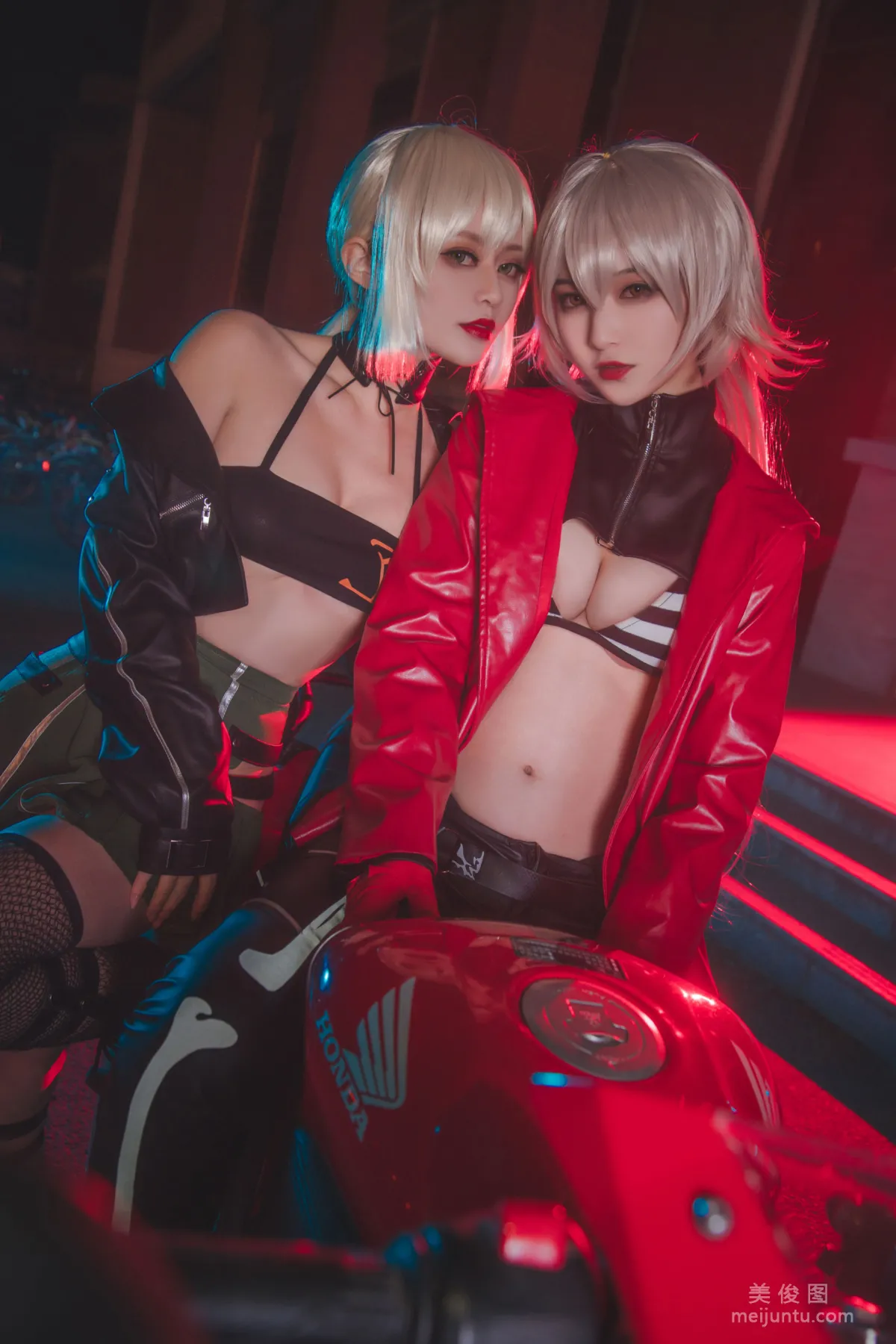 [Cosplay] 铁板烧鬼舞w - 中山码头黑贞黑呆双人22