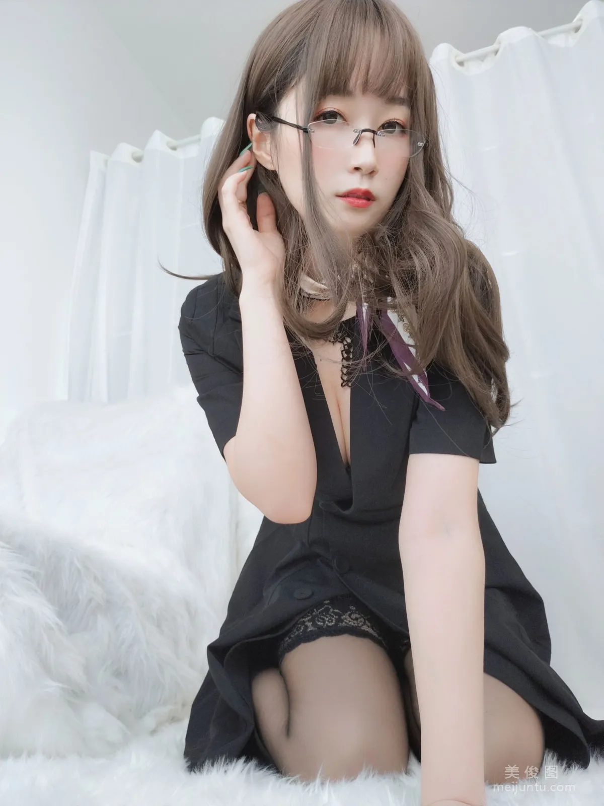 [Cosplay] Coser小姐姐白銀 - OL下的内衣 寫真集 26