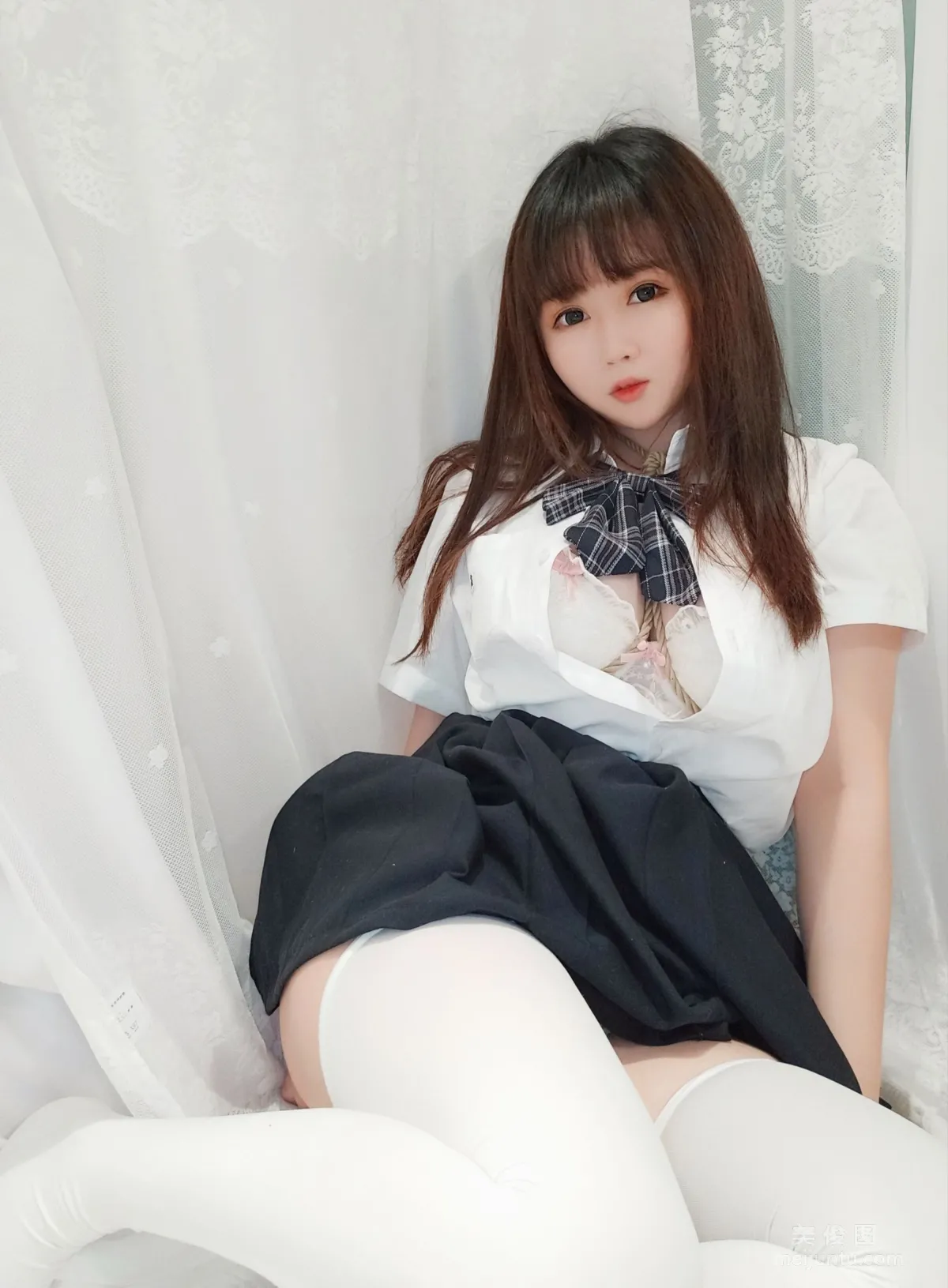 [Cosplay寫真] 是依醬呀 - 裙底的秘密 18