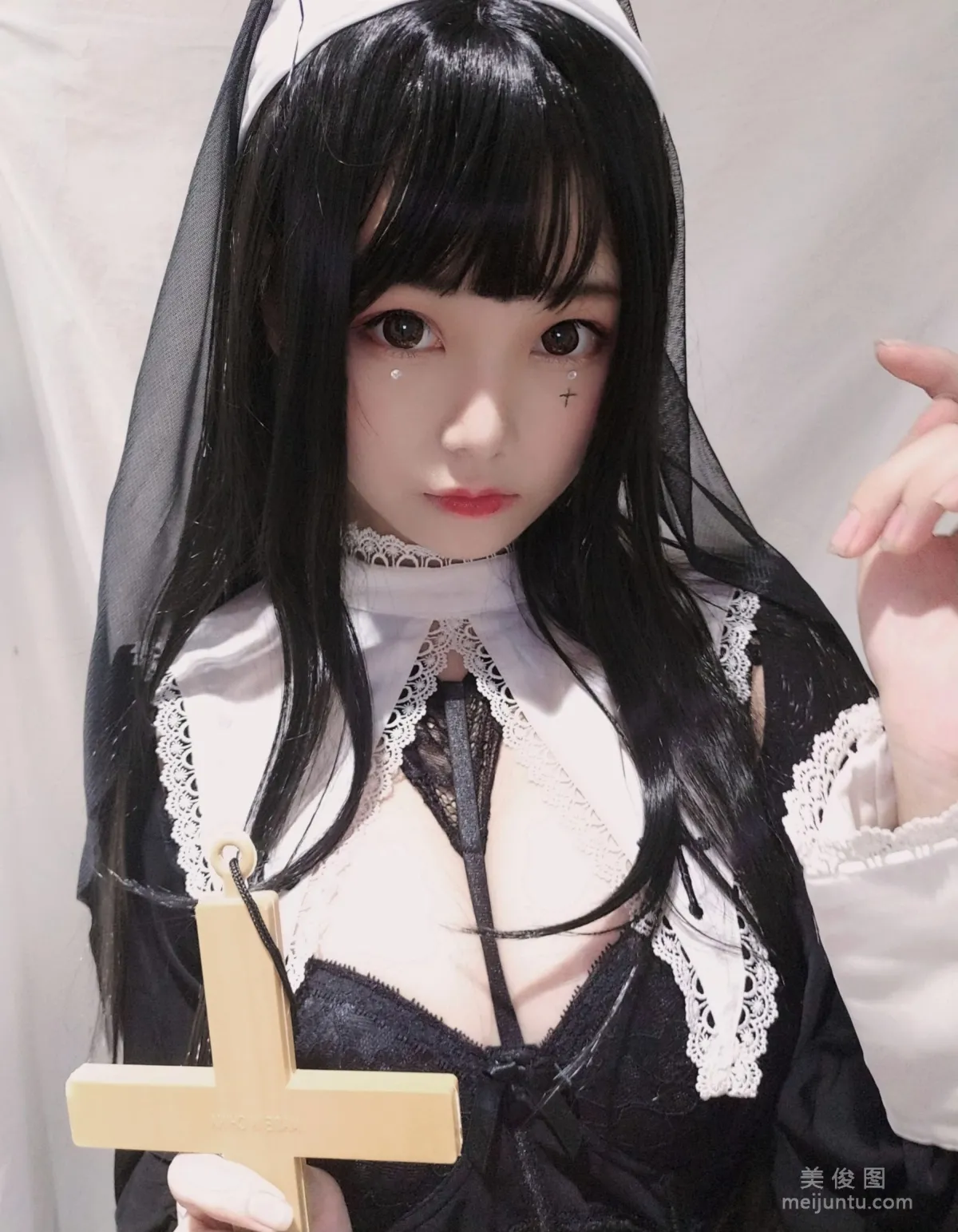 [Cosplay] 萌系小姐姐蜜汁貓裘 - 修女 寫真集 1