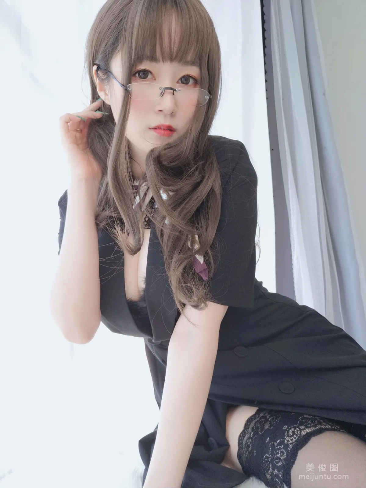 [Cosplay] Coser小姐姐白銀 - OL下的内衣 寫真集 42