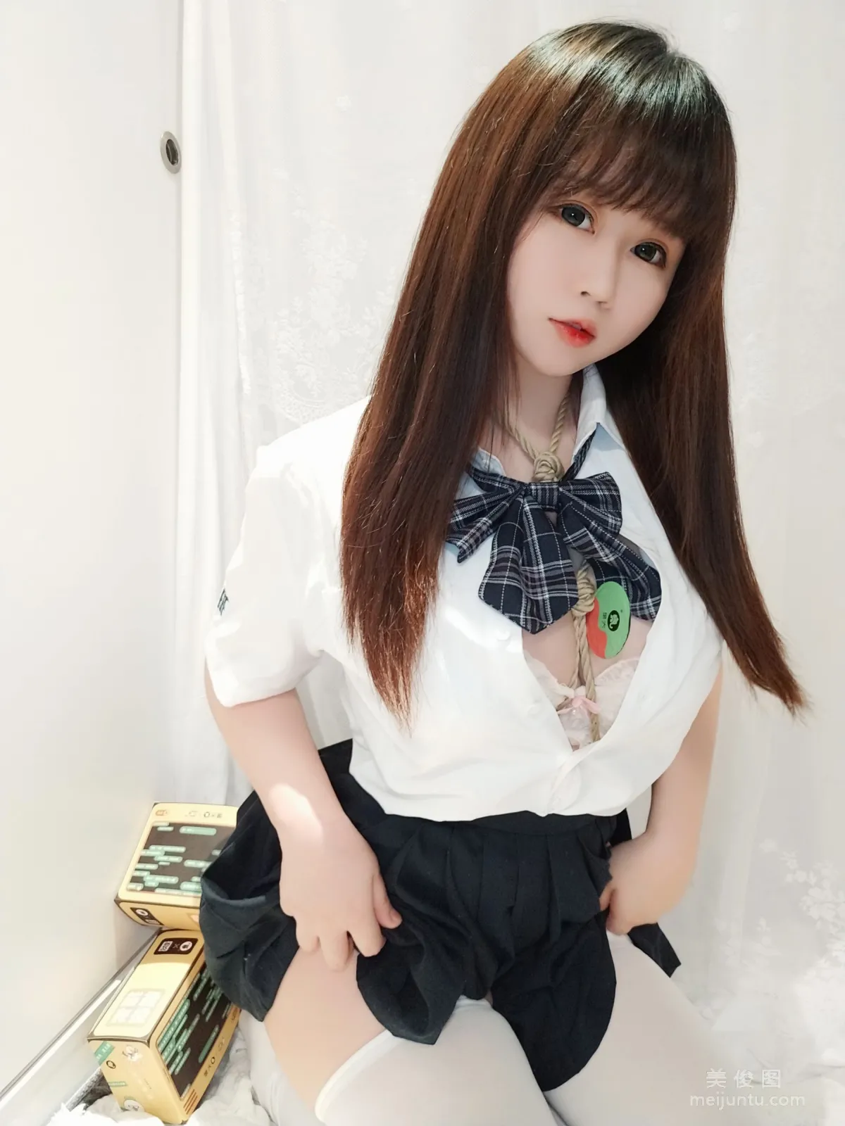 [Cosplay] 蜜桃少女是依醬呀 - JK捆綁 10